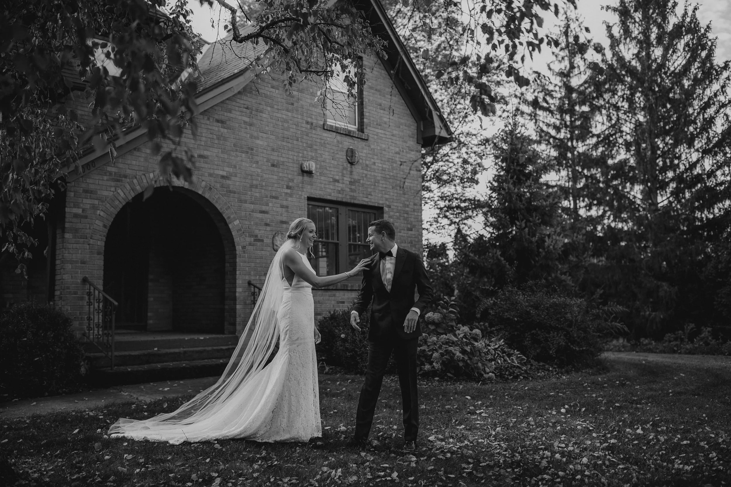 2019-10-Megan-Alex-First-Look-Grand-Rapids-Wedding-Michigan-Wedding-Photographer-16.jpg
