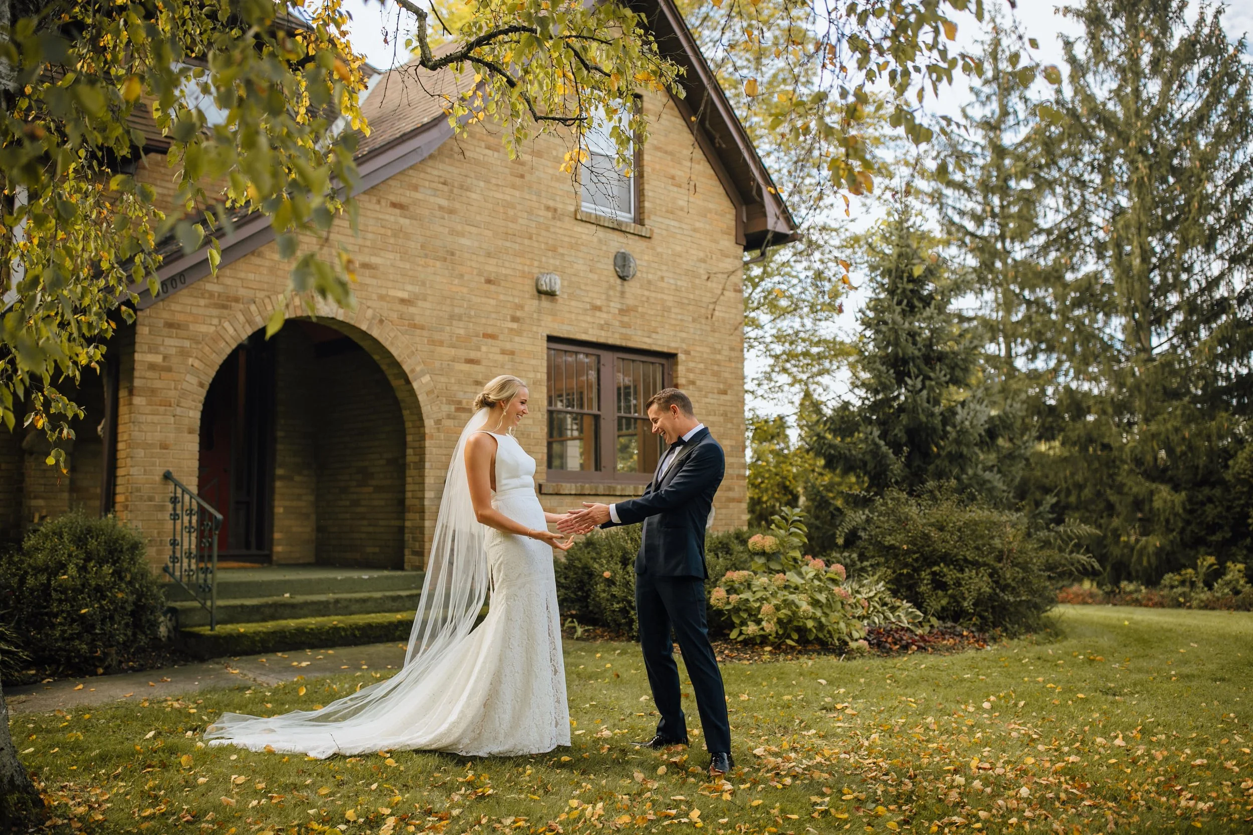 2019-10-Megan-Alex-First-Look-Grand-Rapids-Wedding-Michigan-Wedding-Photographer-20.jpg