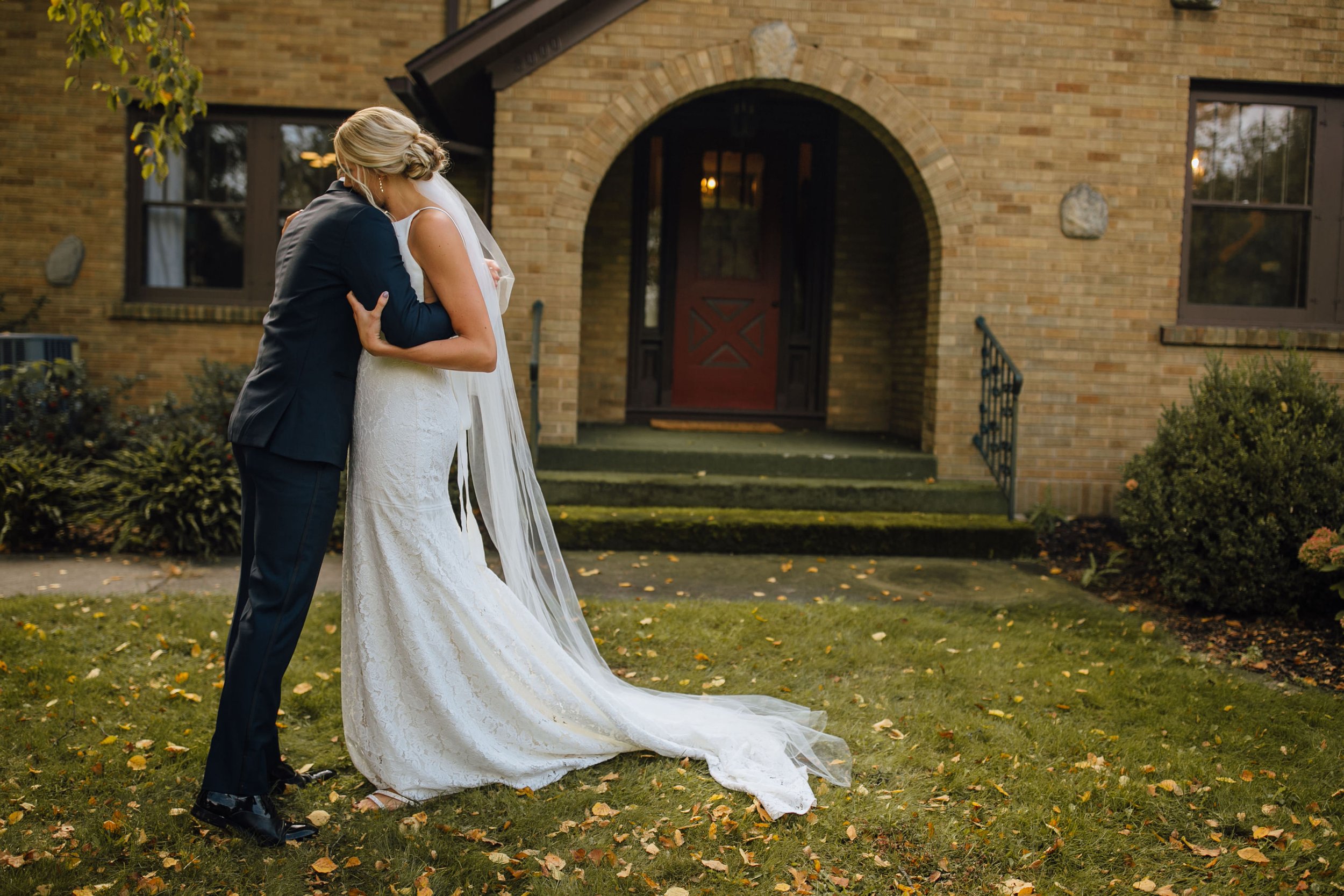 2019-10-Megan-Alex-First-Look-Grand-Rapids-Wedding-Michigan-Wedding-Photographer-48.jpg