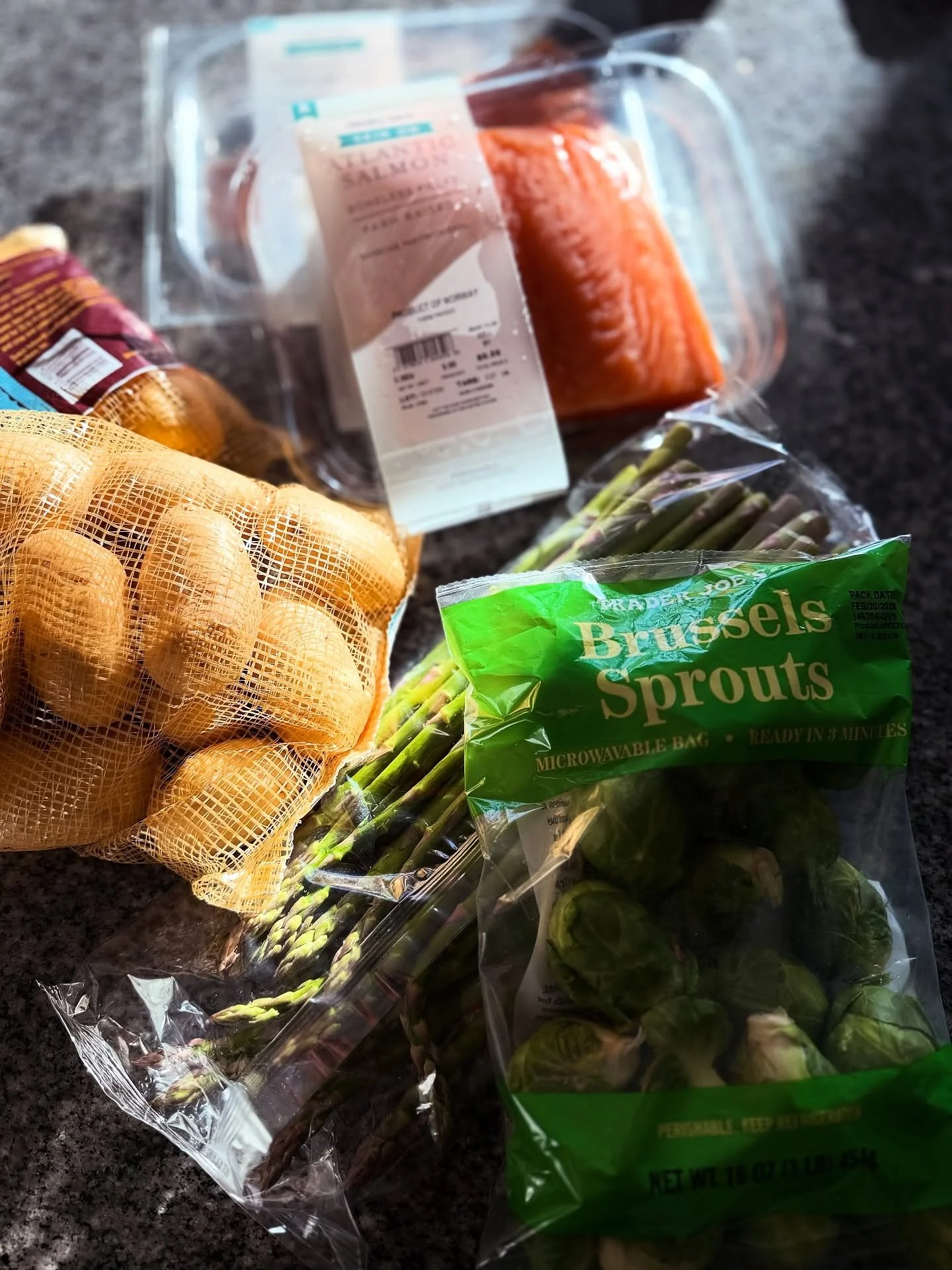 Tonight at Nourish + Nest Cove&hellip; 

Lemon Honey Garlic Salmon
with Dutch Yellow Potatoes &amp; an Asparagus + Brussels Sprout Medley &mdash; simple ingredients, bold flavor, and a plate that nourishes the body while feeling like home.

Clean, co