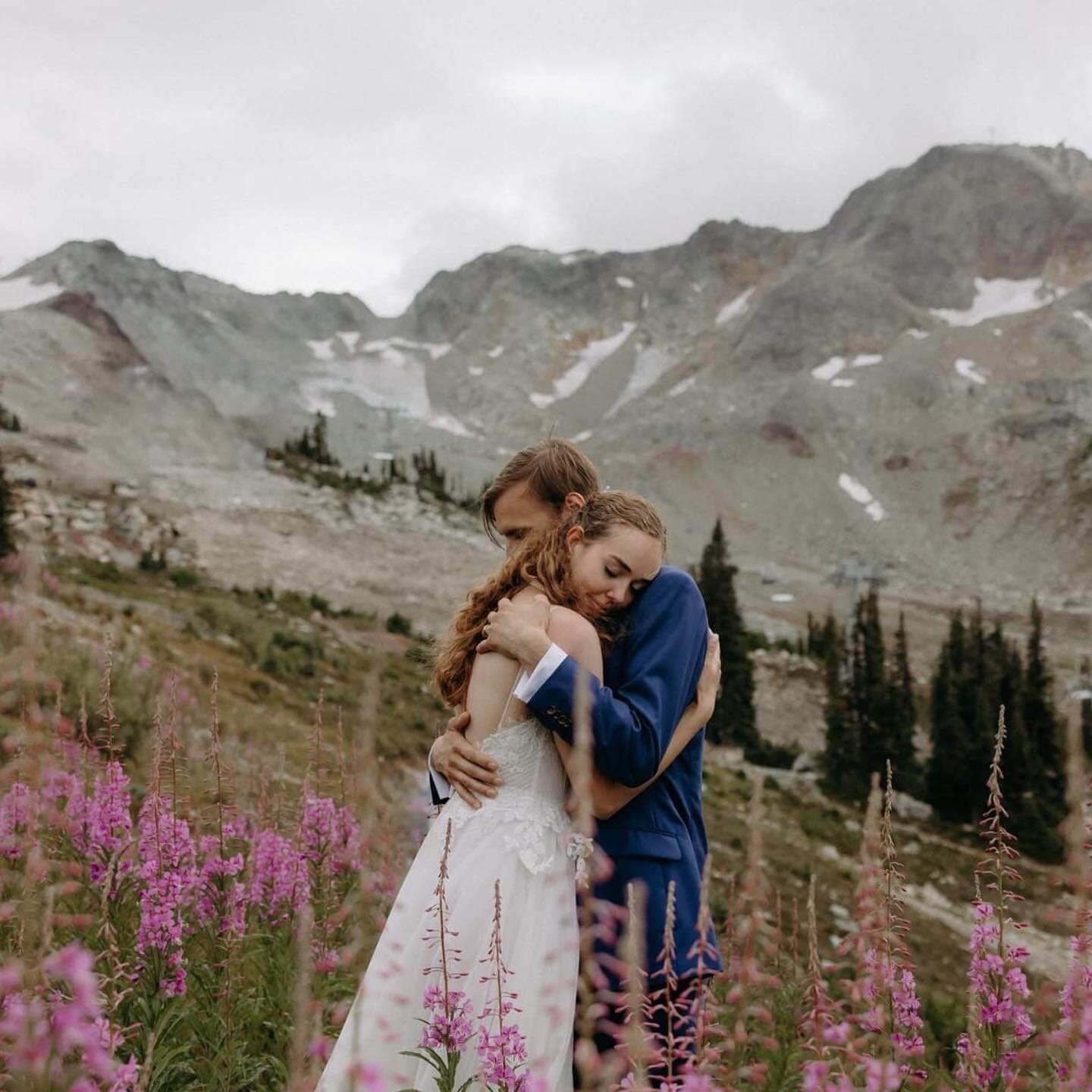 I know I just posted about how to elope on a mountain without hiking, but that doesn&rsquo;t mean I don&rsquo;t love adventuring with my couples. Ironically Daniel &amp; Raelyn combined both hiking and a gondola so their hiking could start in the alp