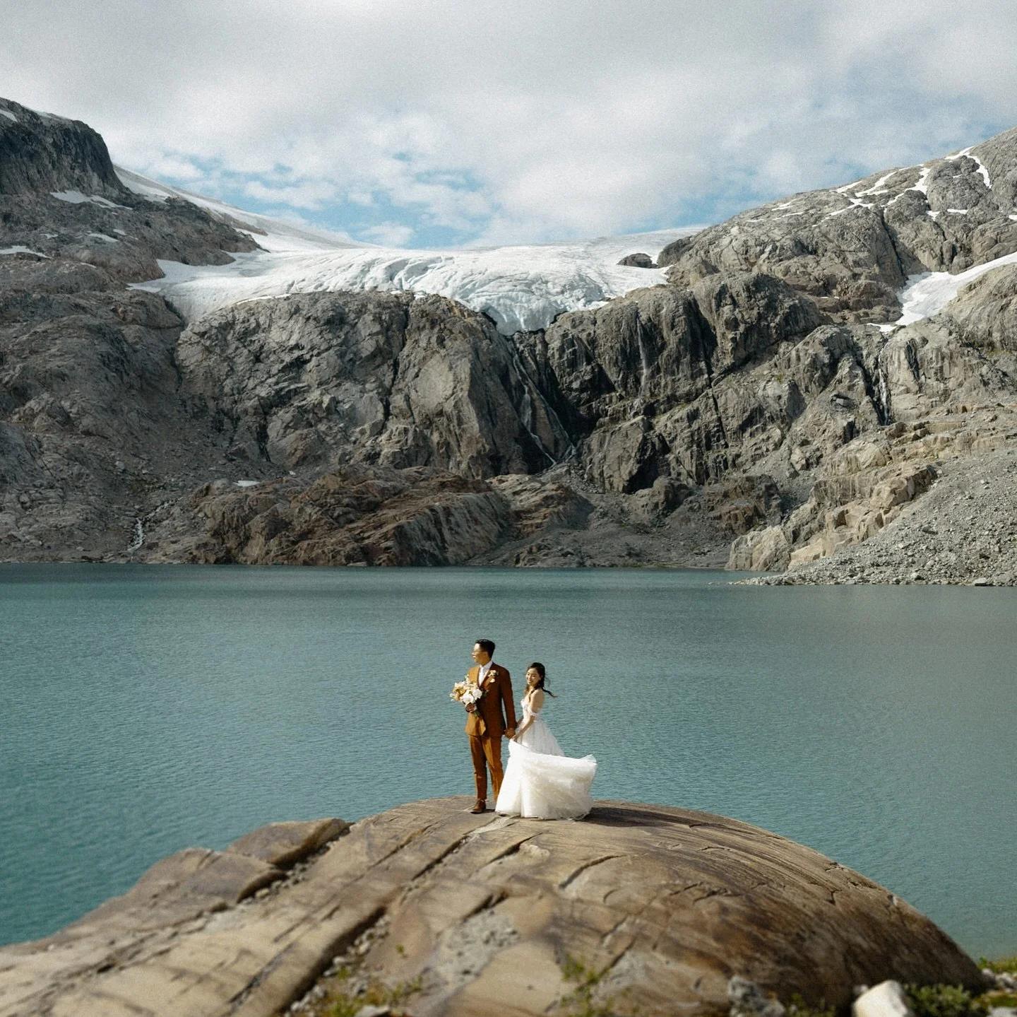 I&rsquo;m back again, to brag and inform of one of my top places to elope&hellip;WHISTLER. It holds a special place in my heart as I learned to ski on the local slopes, my husband and I had our mini honeymoon there, and it&rsquo;s a place where I fee