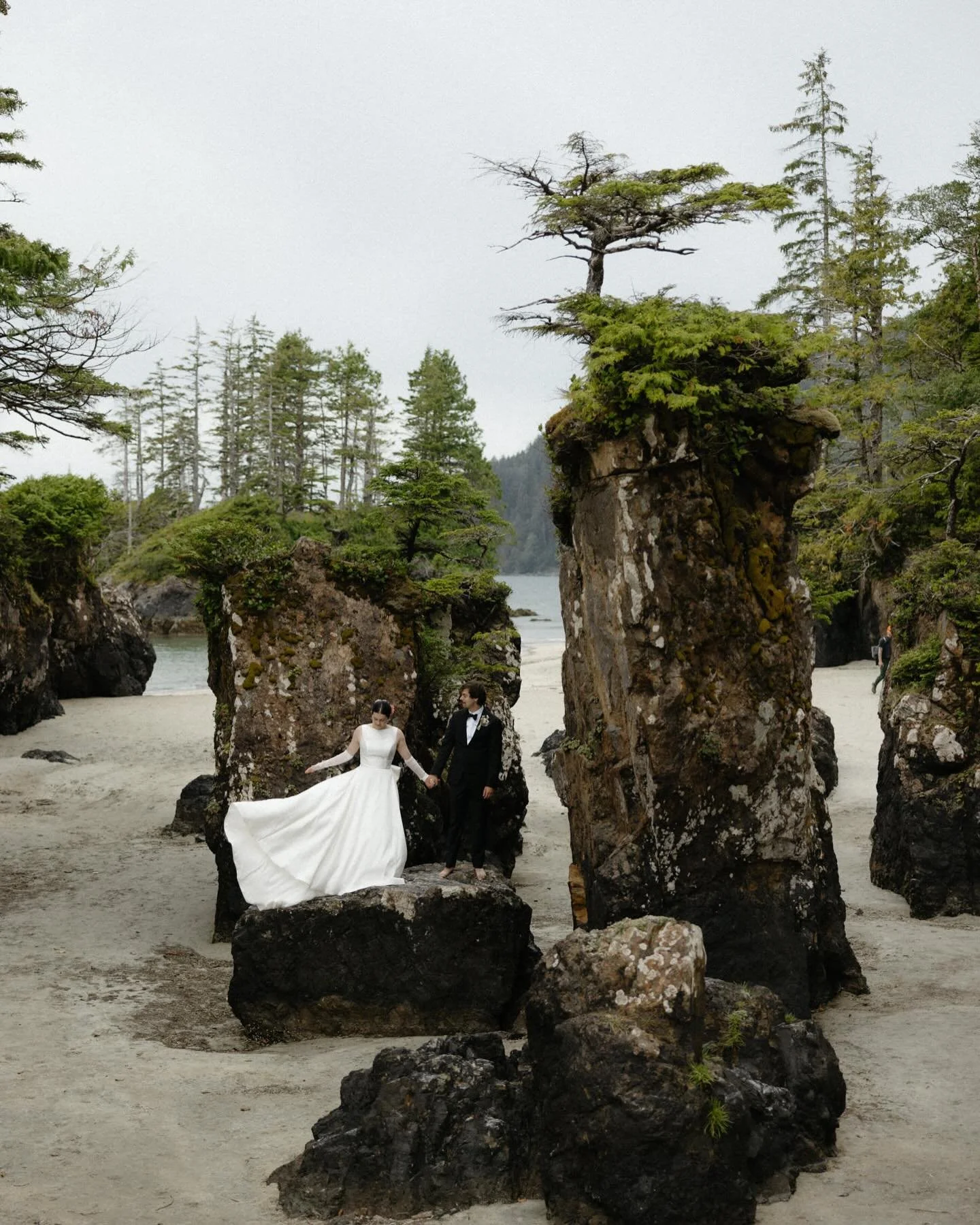 Love the beachy and forest vibe but want more of an adventure and less crowds? I&rsquo;ve got the perfect place for you! Sydney and Wyatt wanted the same thing and with their creative thinking they were able to elope with their friends in San Josef B