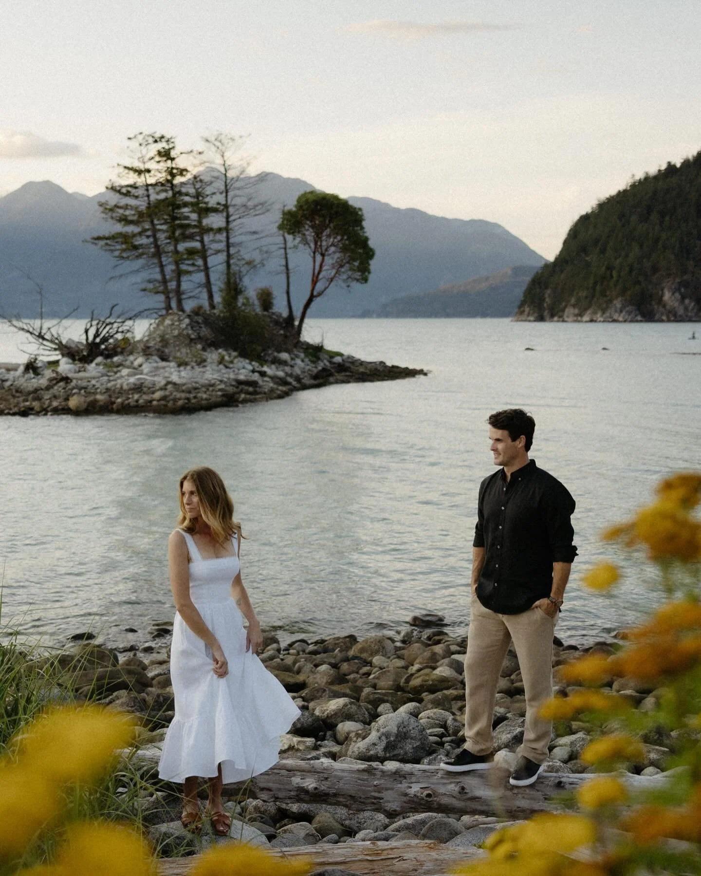 It&rsquo;s no secret that I love Squamish. It&rsquo;s got everything you could ever want!
☑️ mountains 
☑️ ocean 
☑️ forest 
&hellip;the list goes on! 
Which is why I&rsquo;ve featured Jenn &amp; Randy&rsquo;s engagement on my blog! For more info, ch