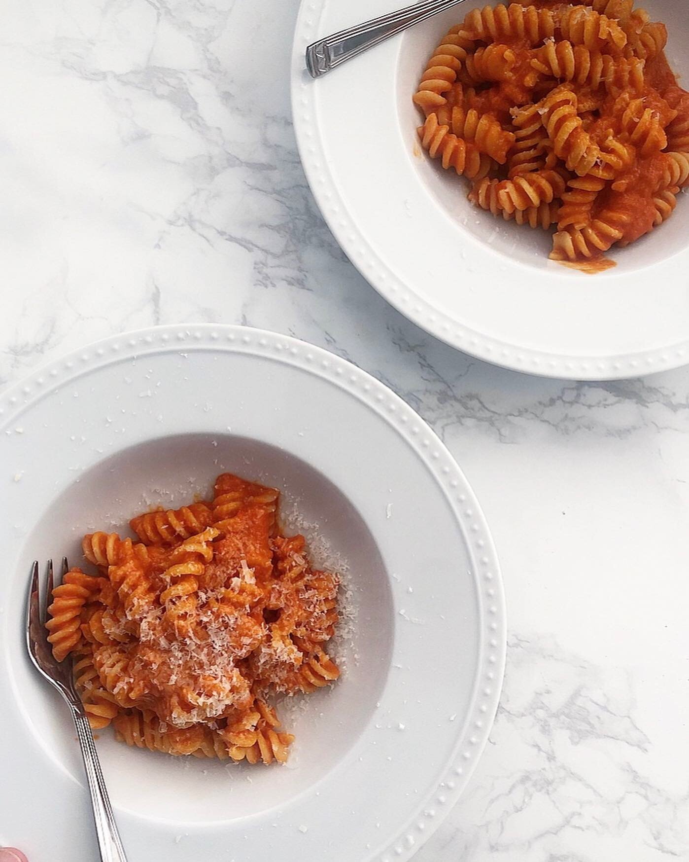 //RED PEPPER + TOMATO PASTA SAUCE// I posted this recipe on my stories last week and so many of you have asked for the recipes so here it is... it has been a complete staple in our house for the last 5 years. It&rsquo;s ridiculously easy to make and 