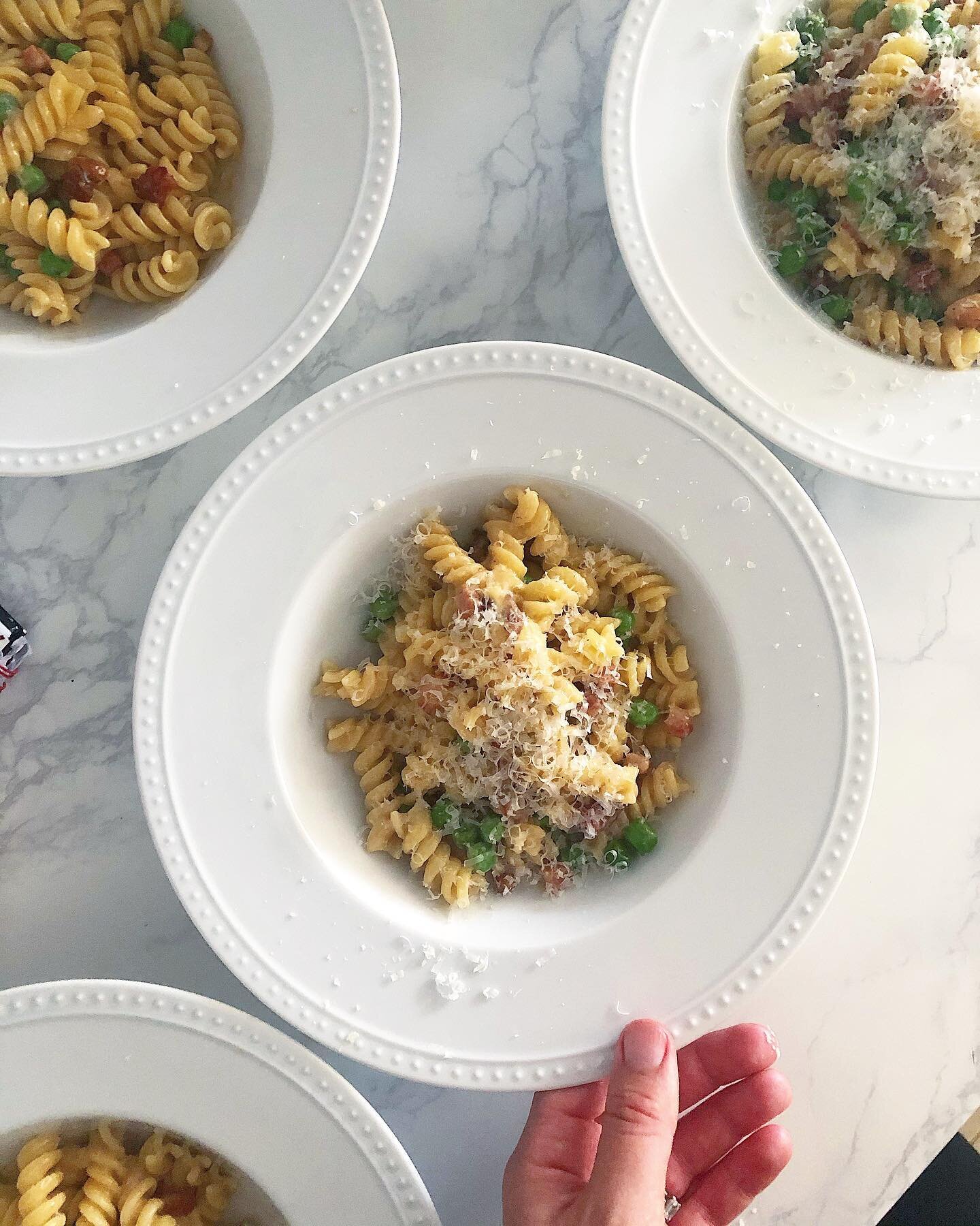 // ☀️ 🌱SUMMER PASTA 🌱☀️🥓// 
This is one of my daughters&rsquo; absolute favourite meals and they request it on a weekly basis. It&rsquo;s ridiculously simple and versatile so it&rsquo;s also a great standby dish when you haven&rsquo;t had time to 