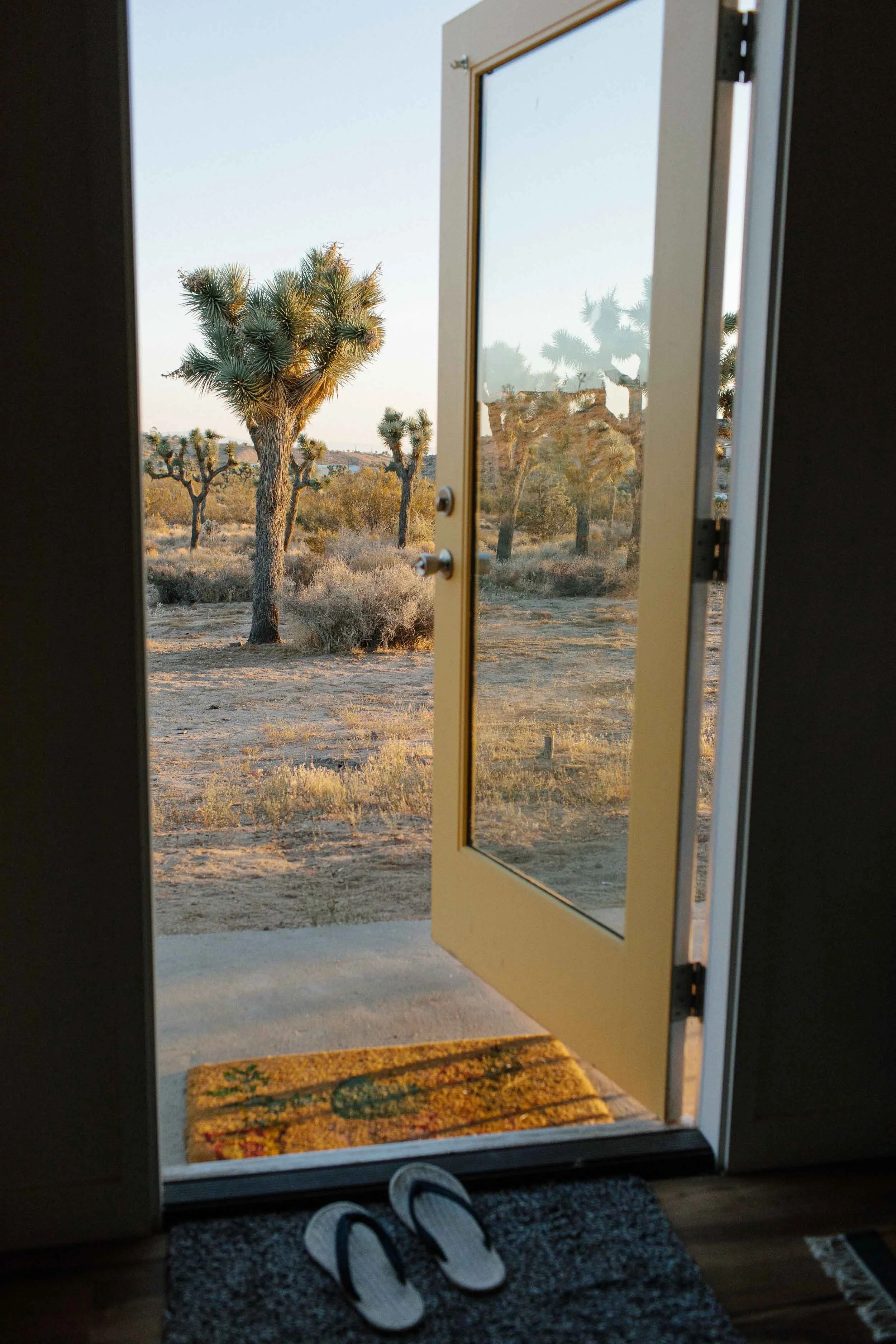 Airbnb Yucca Valley California — Stella Kalinina Los Angeles