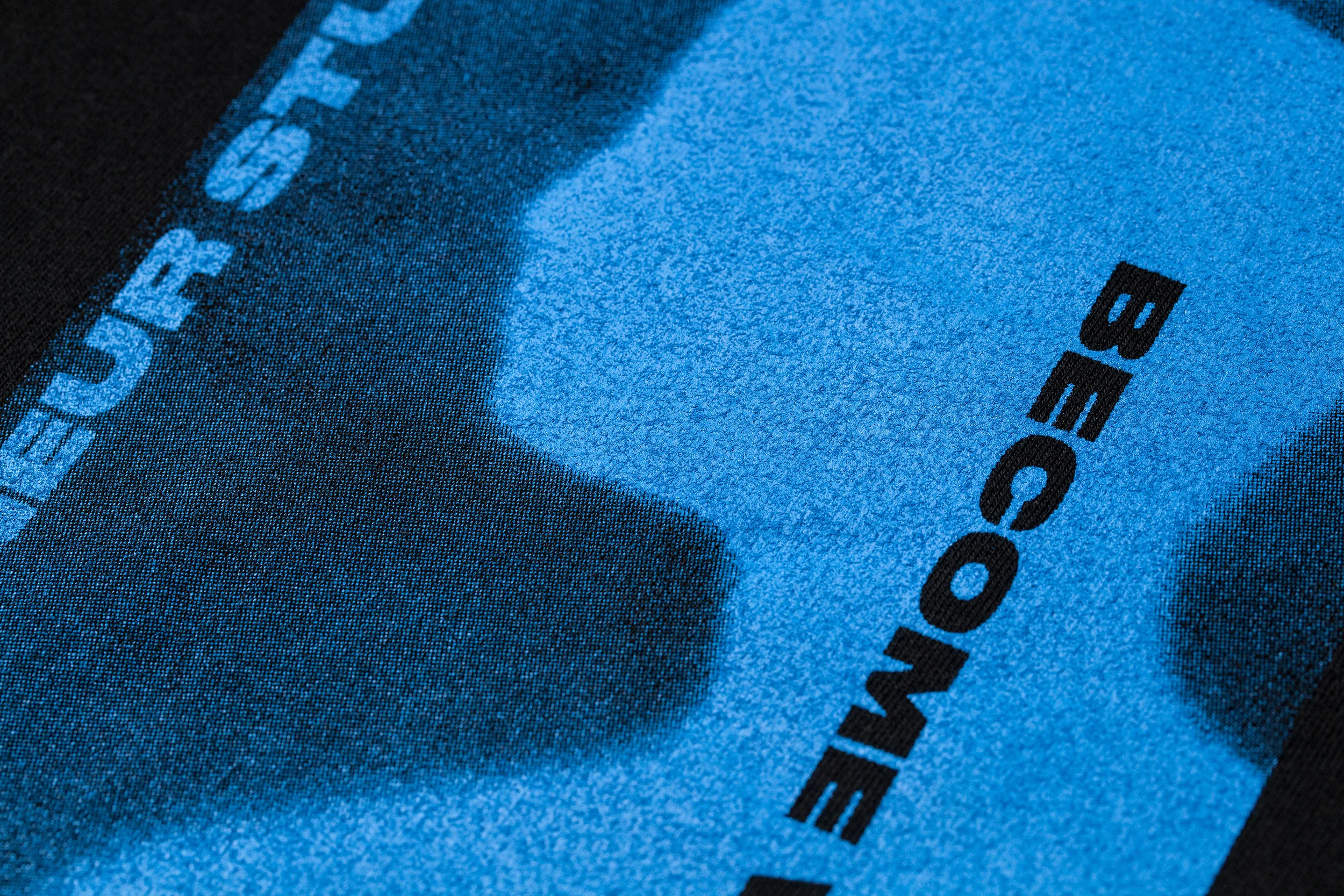 011.Hooded.Pullover.Mantra.Product.3.jpg