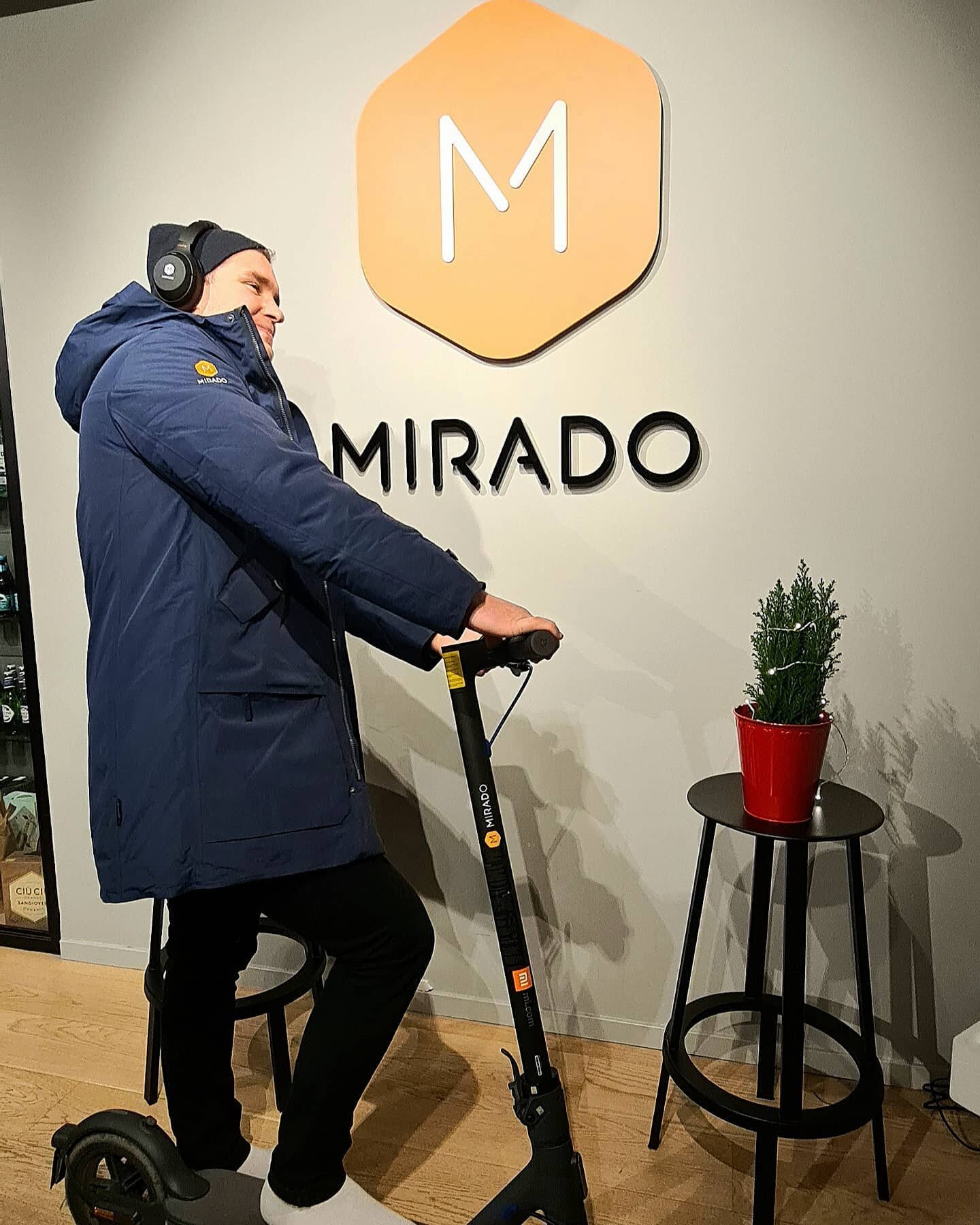 The year is coming to an end and what a fantastic one it's been! 

We therefore decided to treat ourselves with some new (fast, warm and noice cancelling) Mirado-gear! 🎉