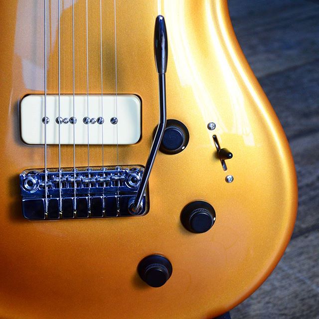 A close up of the fantastic Schaller LP Tremolo bridge on the Flaxwood Liekki which sets a new standard for superb playability and P90 tone.
Contact us here at FlaxwoodGuitarsUK on Instagram, Facebook or Twitter for more information. Get in touch with @zedmusicdistribution to find your nearest dealer and to get your hands on a Flaxwood in the United Kingdom.
www.zedmusicdistribution.co.uk
Photo and copyright owned by Zed Music Distribution.
#flaxwood #flaxwoodguitars #guitar #electric #electricguitar #guitarist #unitedkingdom #lovemusic #musicians #musiclife #ギター #violão #guitarra #гитара #guitare #gitar #musicphotography #sustainable #sustainability #ecofriendly #eco #photooftheday #photo