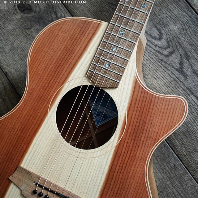 We hope you are all enjoying the long weekend! How about this beautiful Redwood top for a Sunday vibe!
#redwood #sunday #weekend #bankholiday #sundayvibes
Contact us here at ColeClarkUK to find out more and get in touch with Zed Music Distribution to find your nearest Cole Clark dealer and get your hands on one! @zedmusicdistribution
Photo and Copyright owned by Zed Music Distribution.
#coleclark #coleclarkguitars #redwood #california #big #grain #oneofakind #worldsmostnaturalpickup
#acousticguitar #acousticaguitar #acoustic #guitars #guitarist #guitar #guitarsdaily #guitarspotter #guitarsarebetter #guitarcover #zedmusicdistribution #martin #taylor #fender #gibson