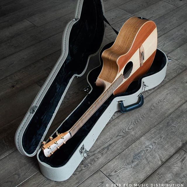 It's Friday! The weekend is nearly here and we hope you have a great one! Let us know what your upto and playing! :) Available now! #redwood #california
Contact us here at ColeClarkUK to find out more and get in touch with Zed Music Distribution to find your nearest Cole Clark dealer and get your hands on one! @zedmusicdistribution
Photo and Copyright owned by Zed Music Distribution.
#coleclark #coleclarkguitars #redwood #california #big #grain #oneofakind #rare #worldsmostnaturalpickup
#acousticguitar #acousticaguitar #acoustic #guitars #guitarist #guitar #guitarsdaily #guitarspotter #guitarsarebetter #guitarcover #zedmusicdistribution #martin #taylor #fender #gibson