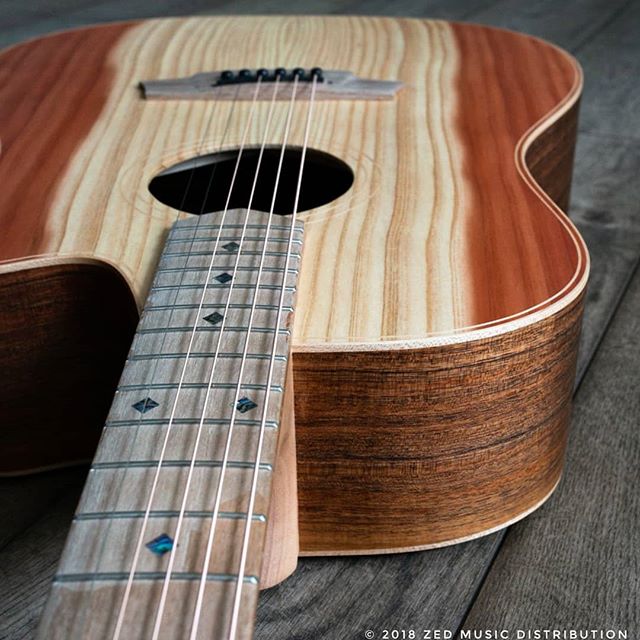 A close up of the this awesome Redwood top and the incredible grain!
#big #bold #dreadnaught
Contact us here at ColeClarkUK to find out more and get in touch with Zed Music Distribution to find your nearest Cole Clark dealer and get your hands on one!
Photo and Copyright owned by Zed Music Distribution.
#coleclark #coleclarkguitars #redwood #california #oneofakind #rare #monday #mondaymotivation #mondays #worldsmostnaturalpickup
#acousticguitar #acousticaguitar #acoustic #guitars #guitarist #guitar #guitarsdaily #zedmusicdistribution #martin #taylor #fender #gibson