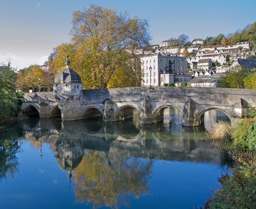 Bradford on Avon began life as an Iron Age community two and a half millennia ago.A thriving market town 11 minutes by car