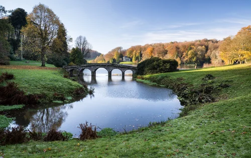 The grand Palladian mansion and landscape gardens of Prior Park are great landmarks of Bath.