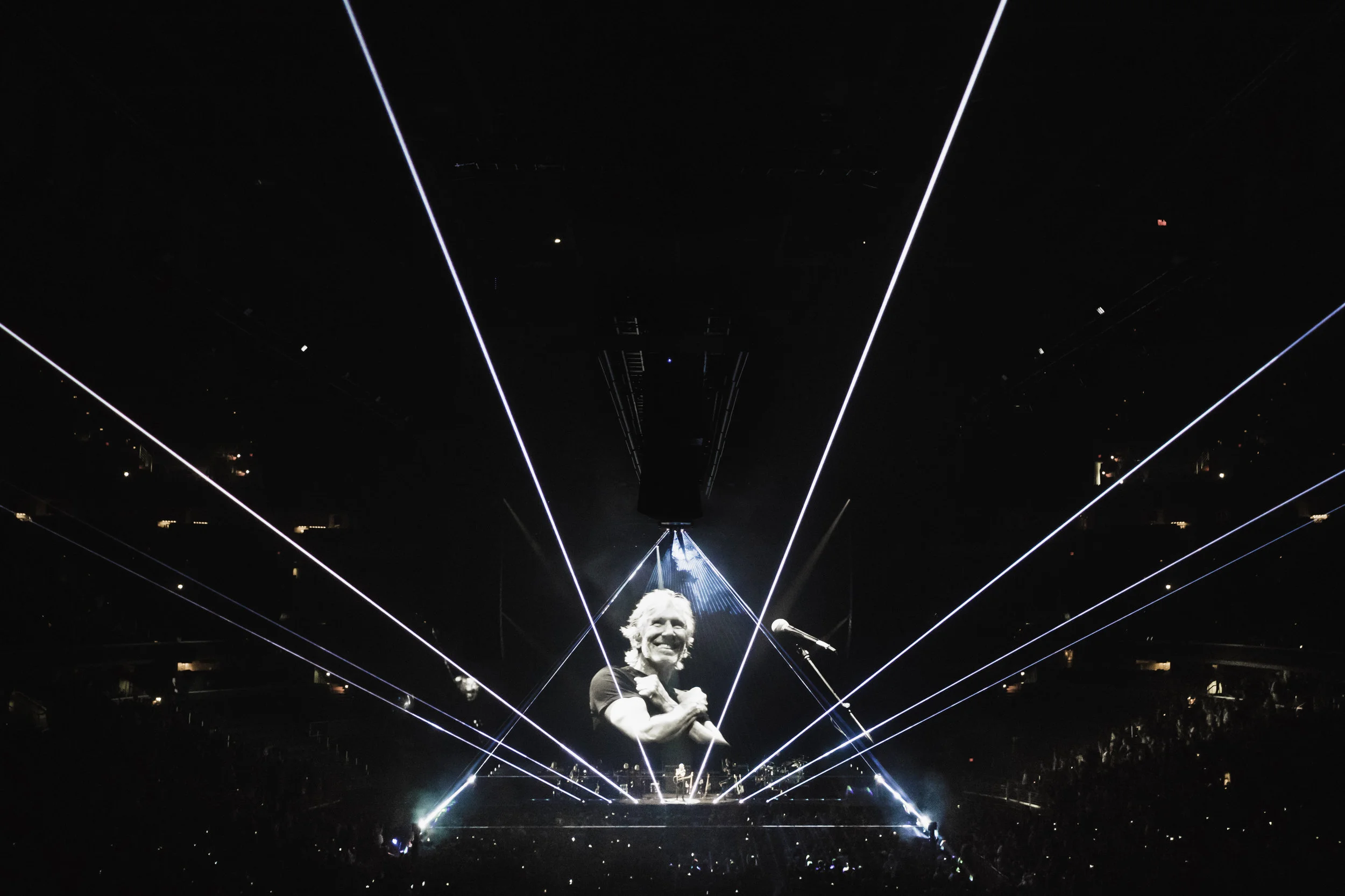 RogerWaters_02_creditKateIzor.jpg