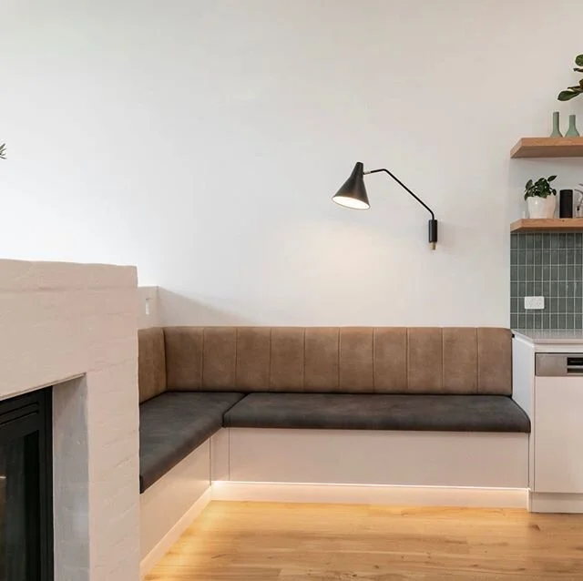There were so many great features built into our Glenunga project but the built-in seating booth within the kitchen was one of our favourites. #imperiumconstructions #adelaidebuilder #adelaidecustombuilder