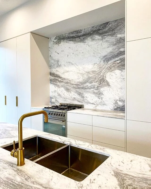 Parkside extension complete! Stone splash back, stone bench tops, brushed brass sanitaryware and polished concrete floors #imperiumconstructions #adelaidebuilder #adelaidecustombuilder