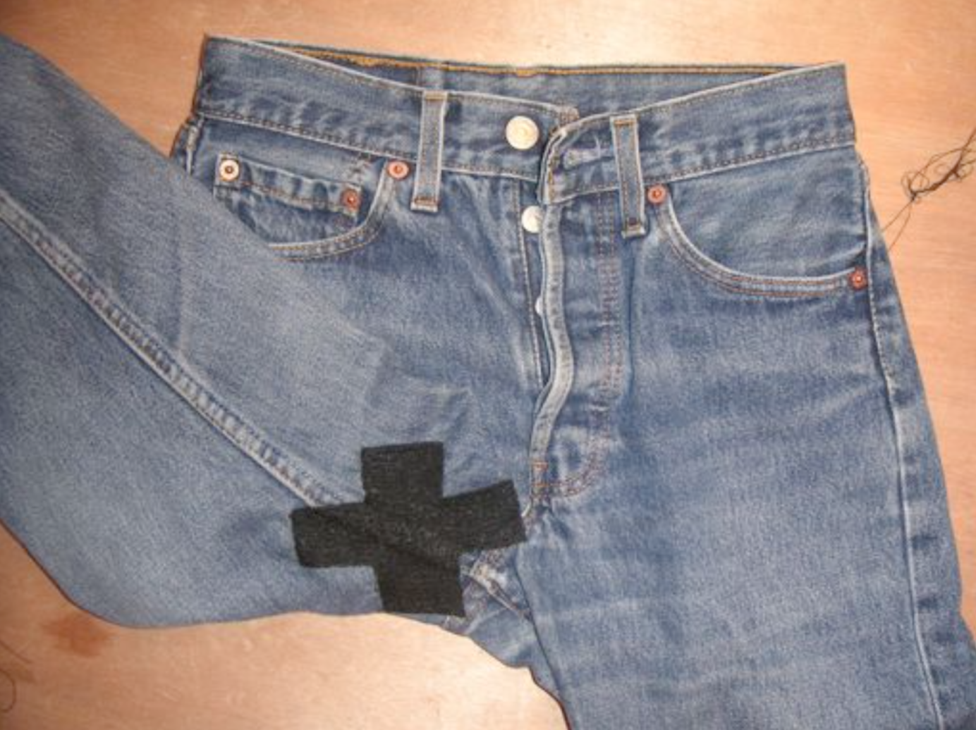 Ligia Dias, Untitled (Croix denim), 2004, cotton. © Ligia Dias