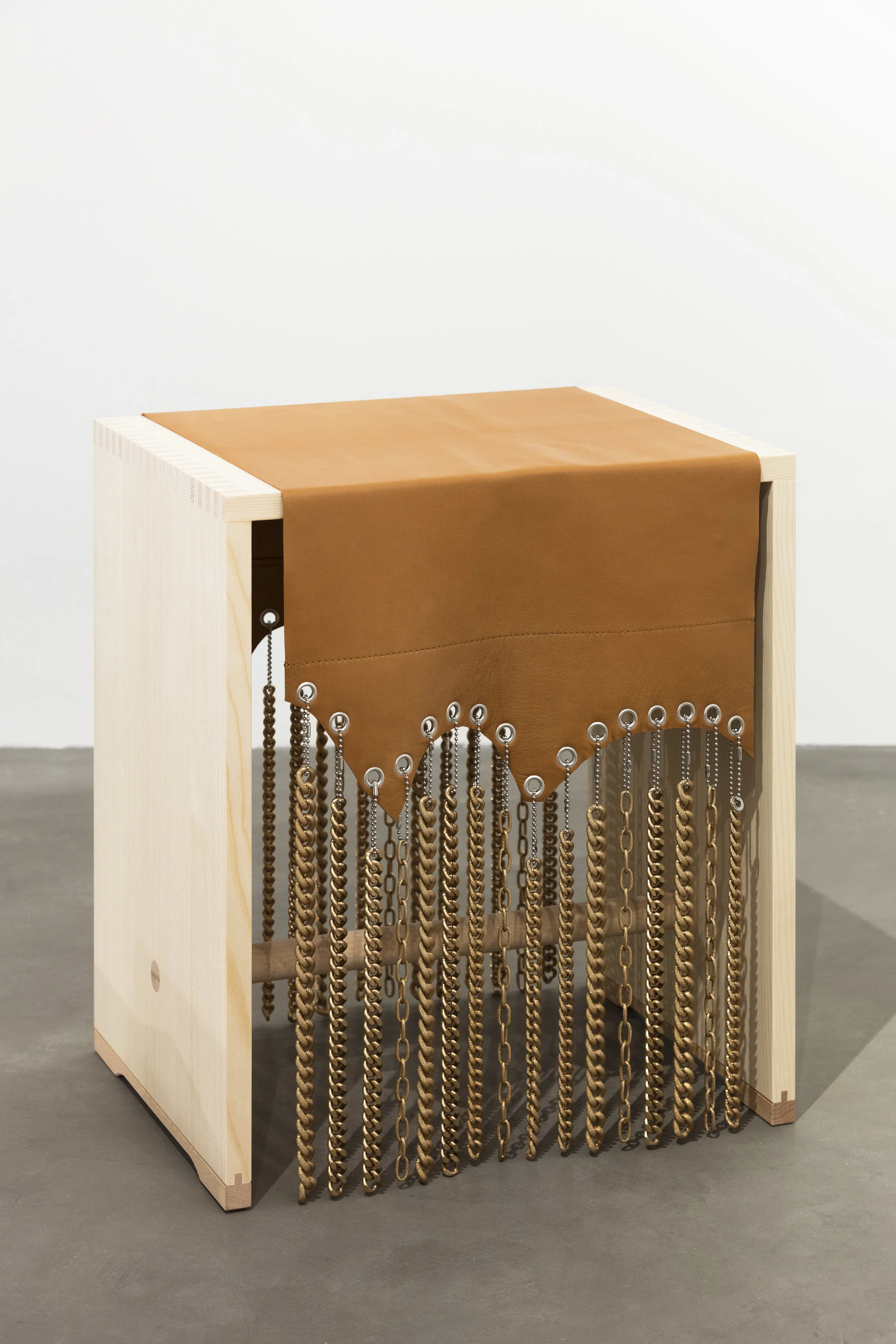 Ligia Dias, After MAX (3), 2018, leather, anodized aluminium, plated brass, 117 cm. Unique Piece. Courtesy of the artist. (photo Andrea Rossetti, © Martina Simeti)