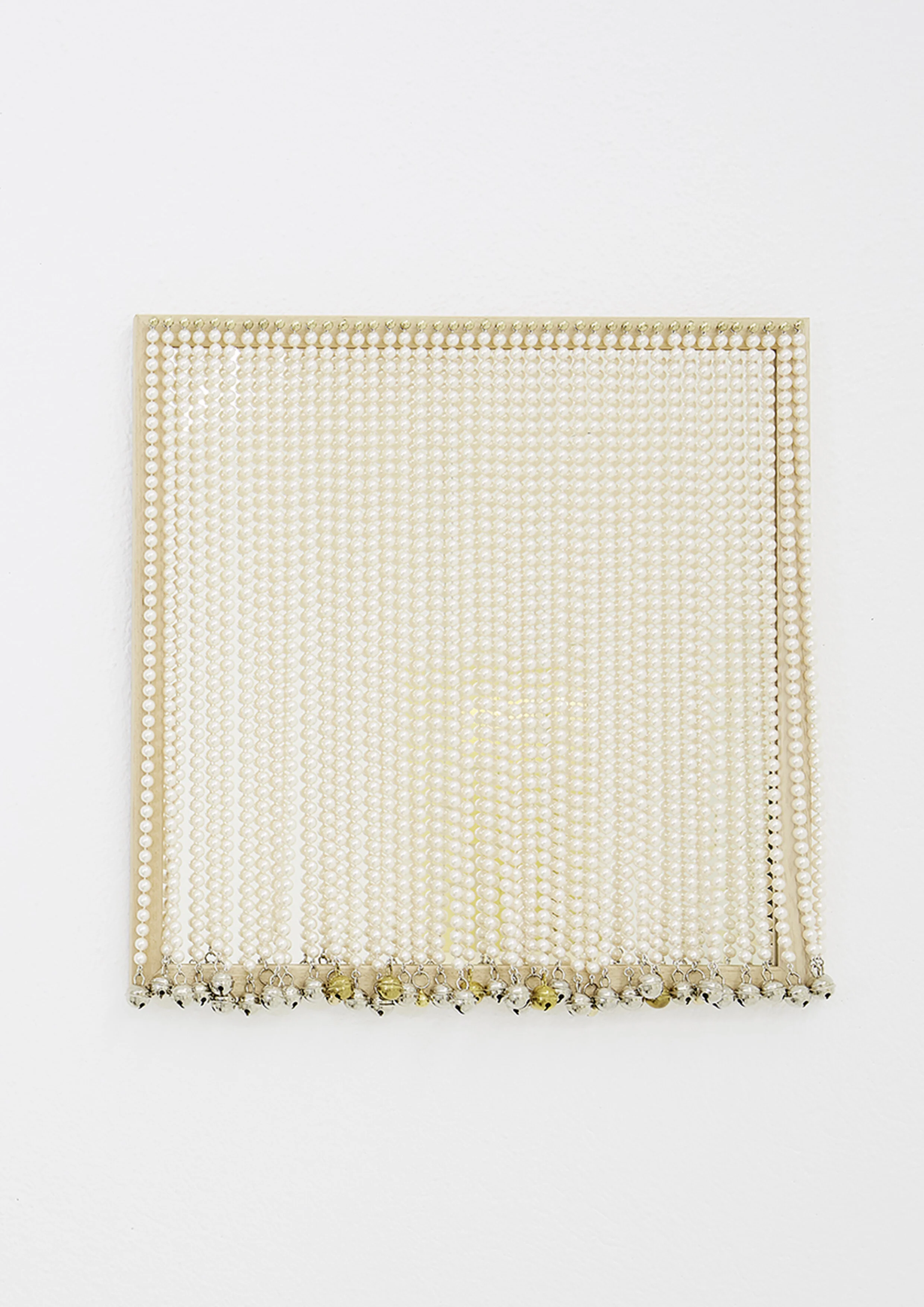  COCO (L’origine du monde), 2017, 40 cm x 40 cm, mirror, wood, crystal, metal. Edition of 5 + II AP. Photo © Alicia / complete Works 