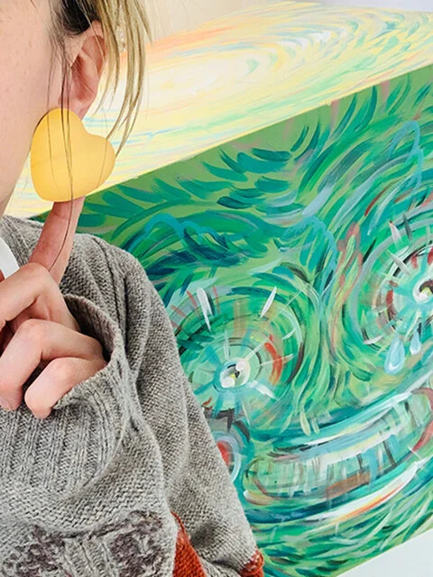  Ligia Dias, CESAR (heart), 2017/19, earring, resin, 24K gold leaf, silver. Courtesy Ligia Dias   Shop CESAR   / Vidya Gastaldon, HEALING OBJECT 2 (5 faces I), 2019, 50 x 50 x 50 cm, acrylic paint and varnish on found object. Courtesy Wilde, Genève. Photo Fabienne Stephan 