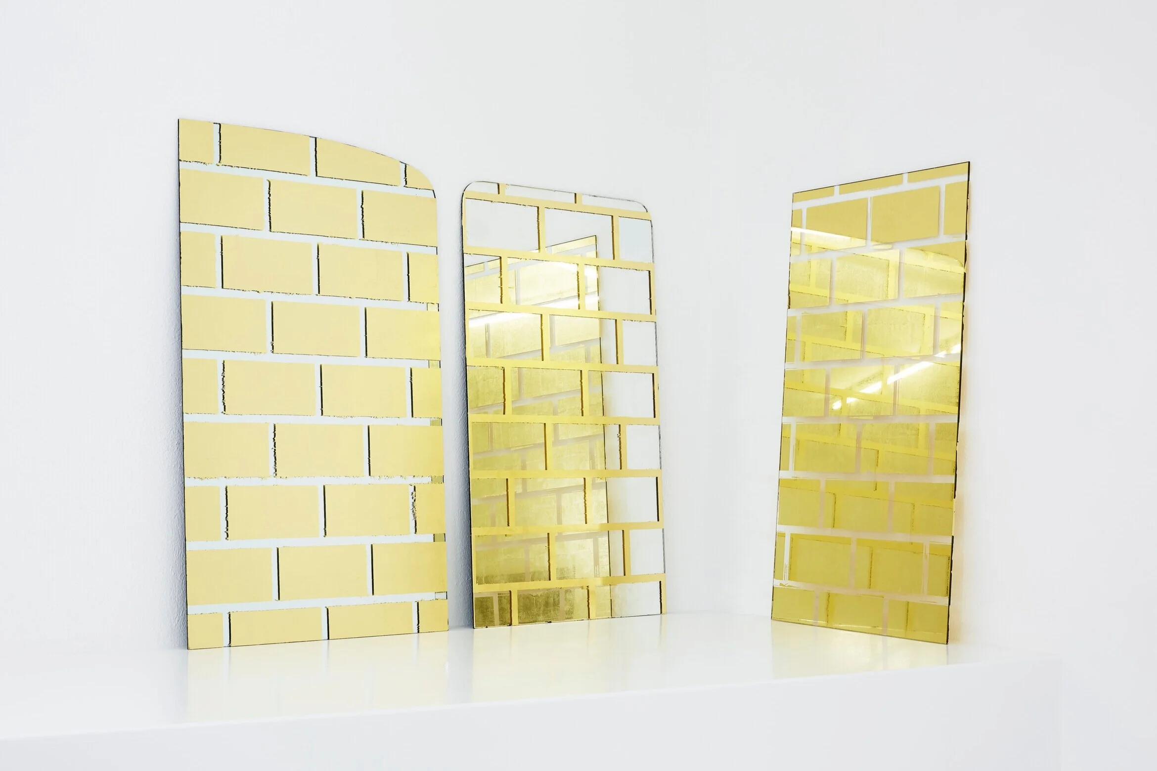 BRIQUES (I-III), 2017, glass, mirror, gold leaf. Photo Alicia Dubuis / complete Works   Contact for price   