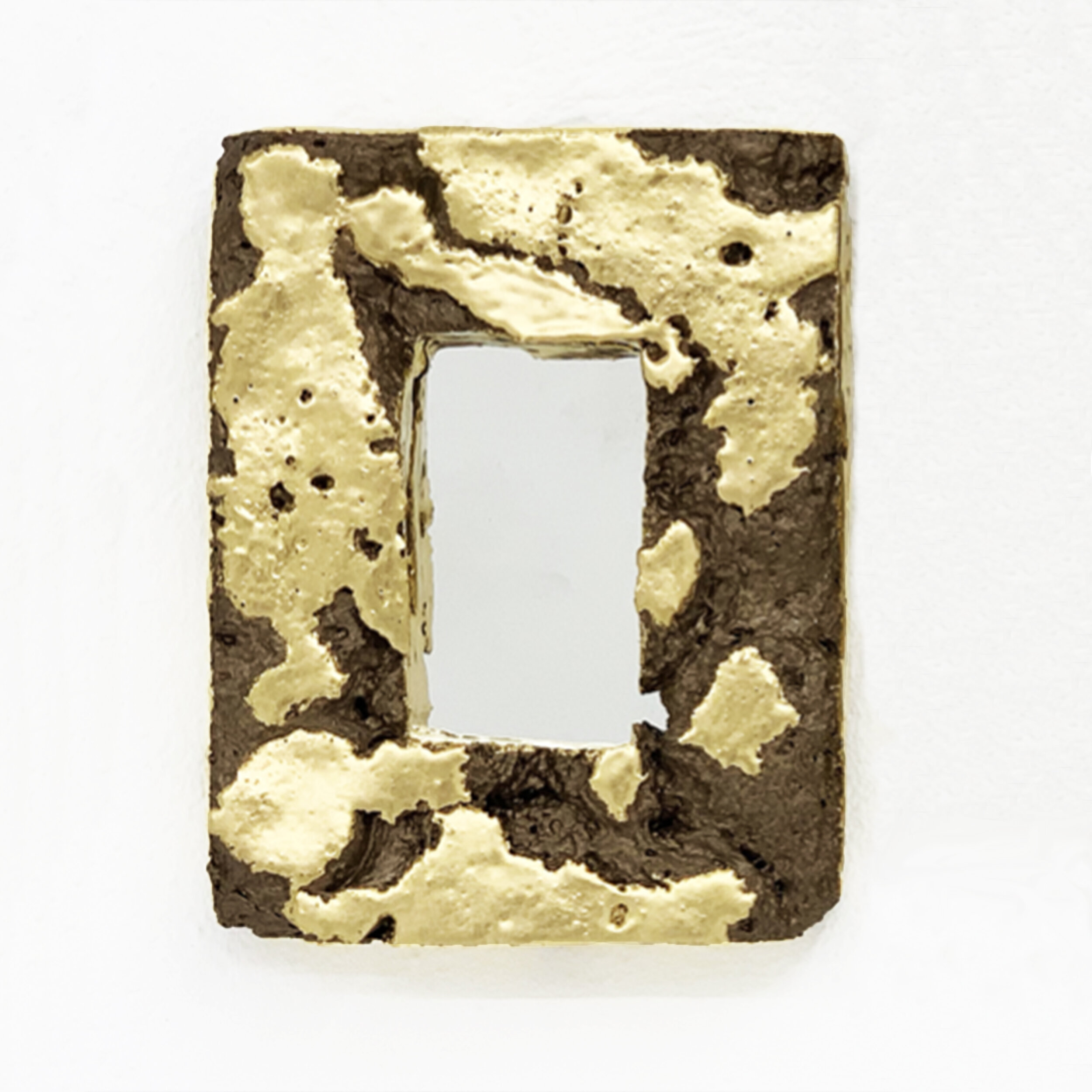  After FRANZ I, 2019, mirror, wood, styrofoam, spray paint, 24k gold leaf, 22 x 17 cm. Private collection Geneva. Photo Ligia Dias 
