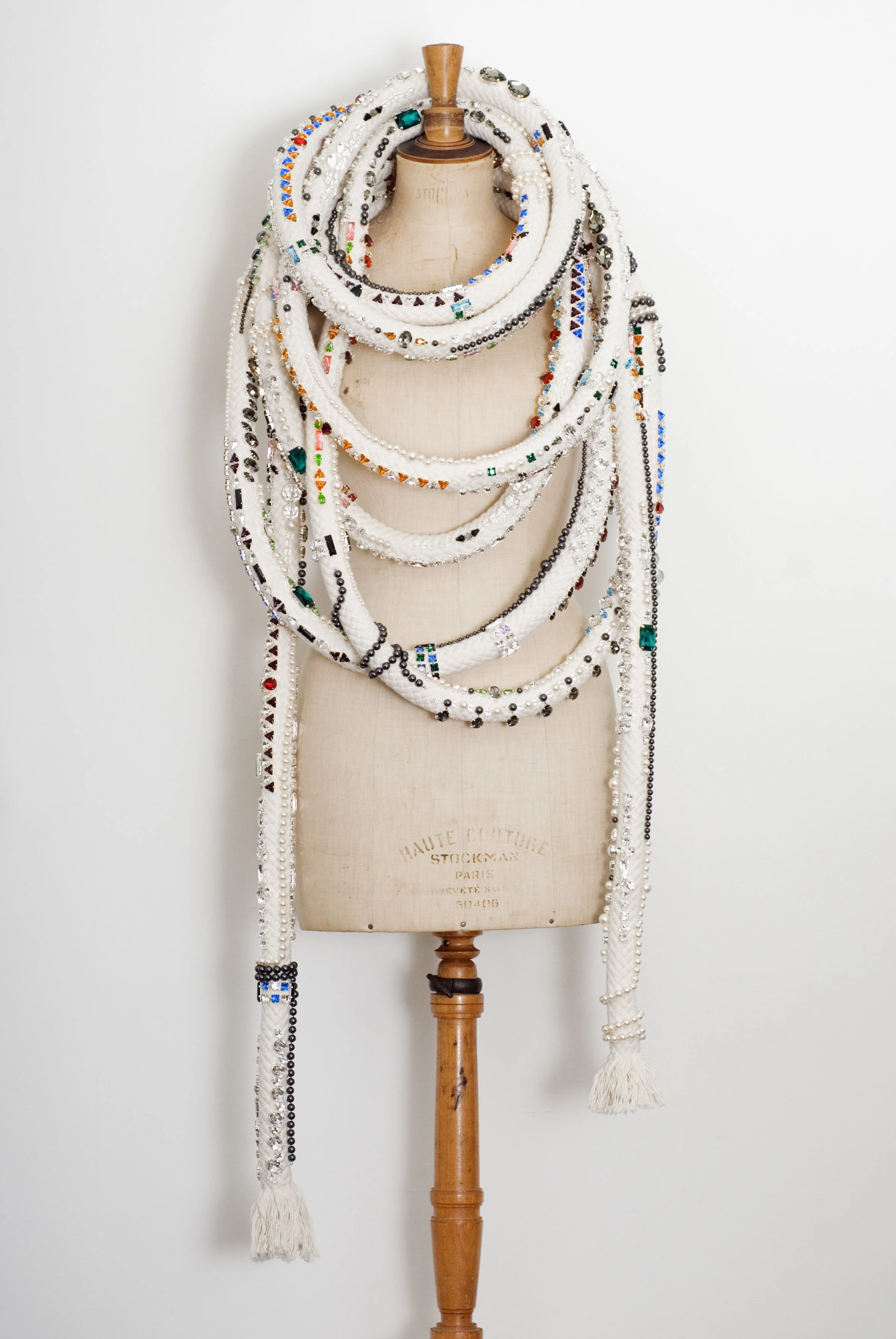  MEDUSA, 2008, cotton, crystal, metal, 10 meters, unique. © Ligia Dias. Collection Swarovski®. Photo Ligia Dias 