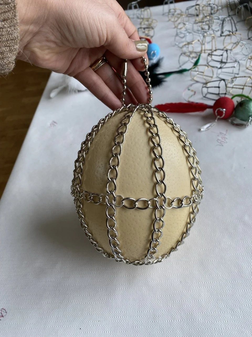 oeuf autruche Pyramide inversee 2024 - Grande.jpeg