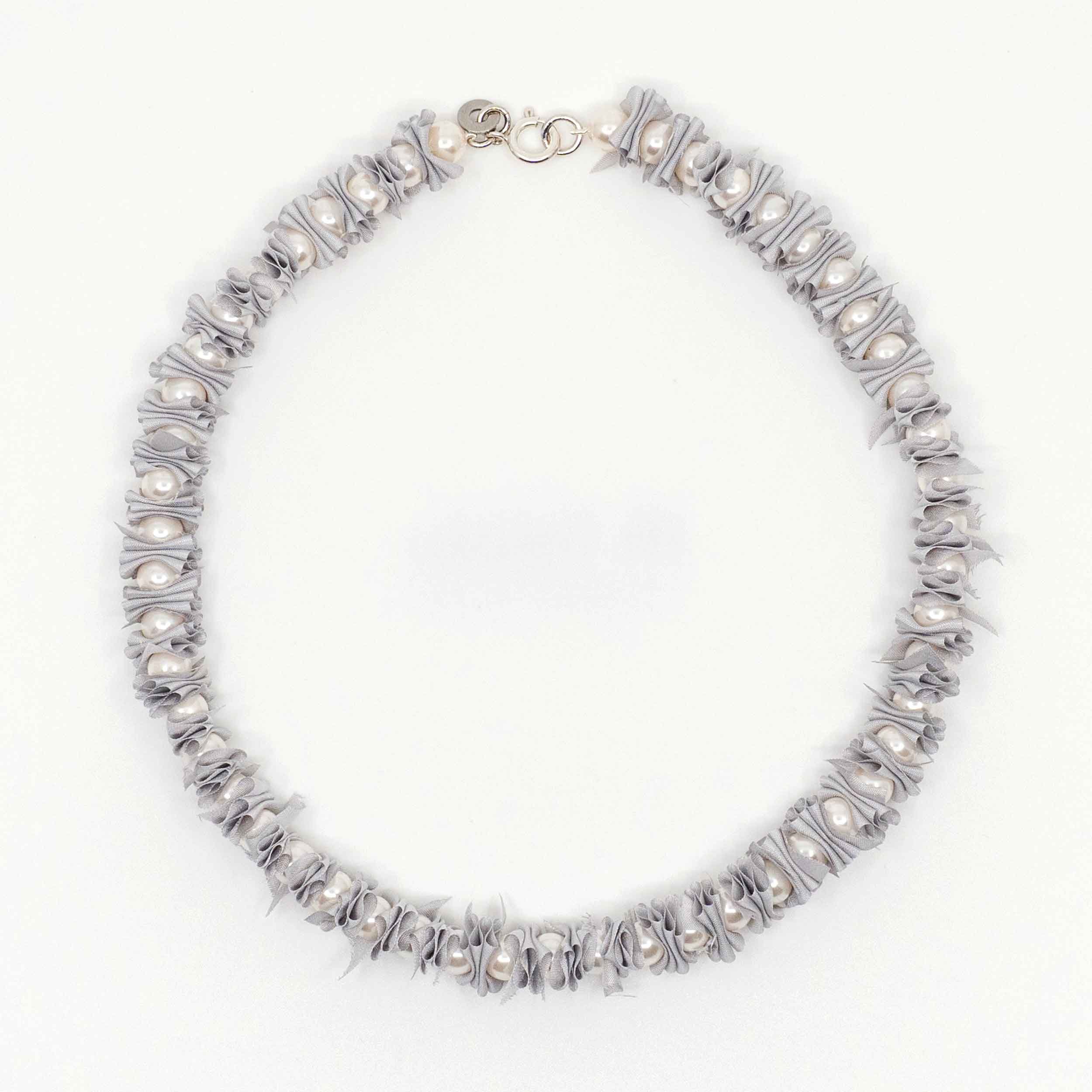 LIGIA-DIAS_Leftover-Grey-2025_necklace_portrait_WEB.jpg