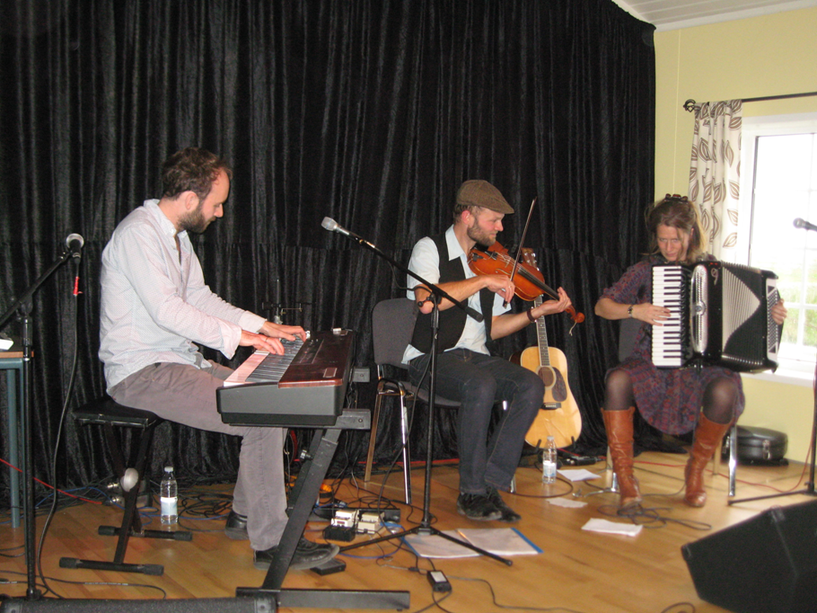 2011, 9. oktober, Svøbsk Trio m. Theis Langland, Jørgen Dickmeiss og Maren Hallberg