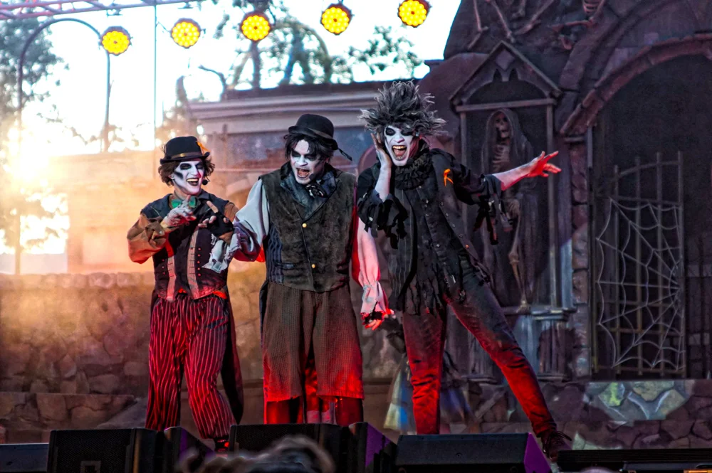 Deadmans party trio