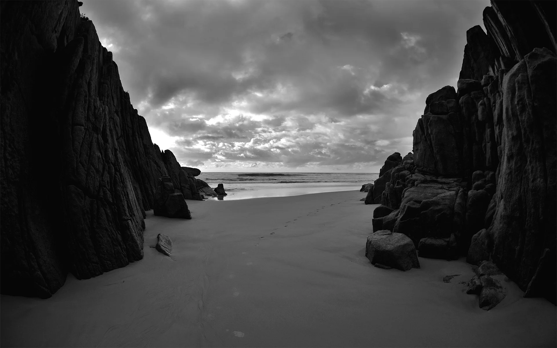 dark_approach_by_vraxor22.jpg