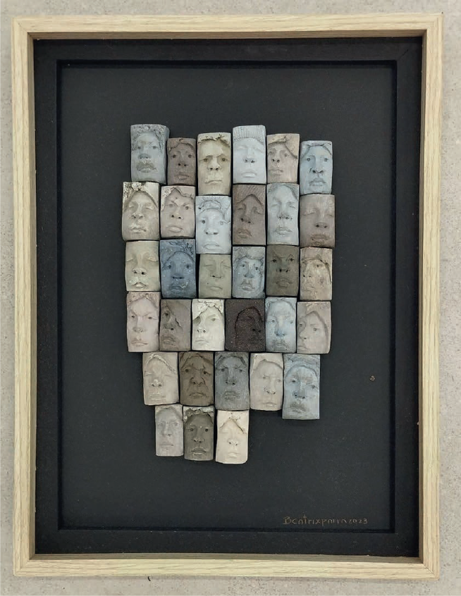 Beatriz Parra | “Lona azul” | Cerámica escultórica | 32 x 42 cm | 2025 | $339 i.v.i