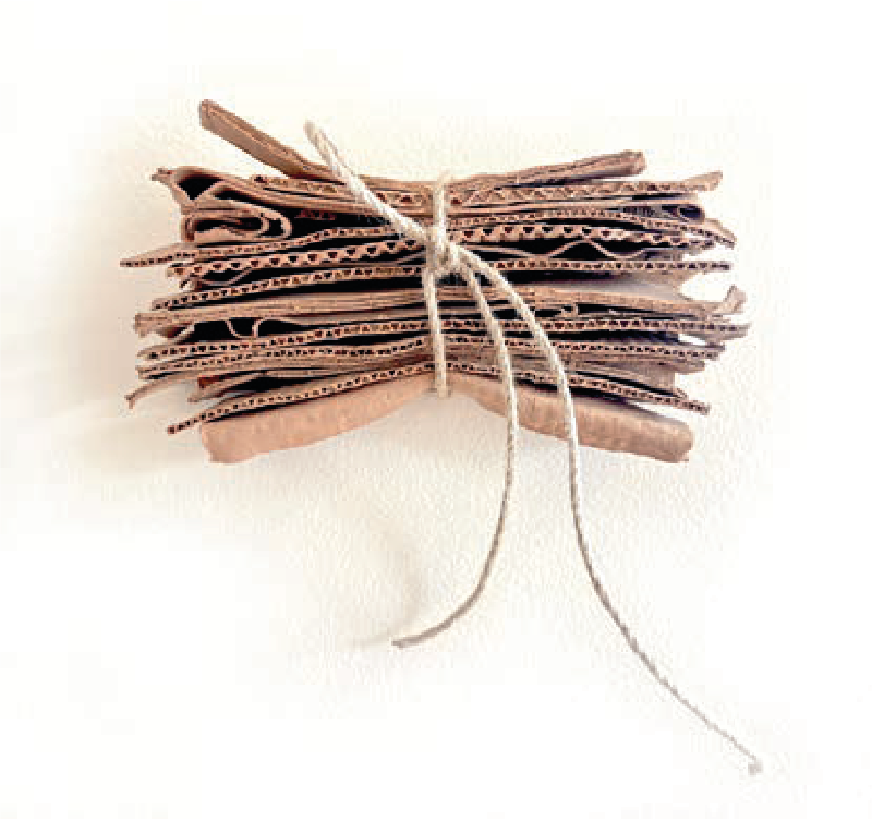 Priscilla González | “Arrumo 10” Cerámica (pasta de papel, arcilla amarilla chamote medio y alta temperatura) 9 x 22 x 5 cm | SOLD