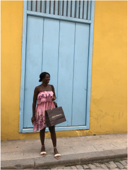 Karen Clachar  |“Serie: Bienal Habana”, 1/5 Registro performático / Fotografía en aluminio | 61 x 41 cm | 2019 | $950 + i.v.a