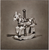 Jorge Chavarría | “Serie: Ternura / Ruptura” | Fotografía digital / Kallitype, entonado en oro, sobre papel algodón libre de ácidos | 12 x 12 pulg $450 + i.v.a