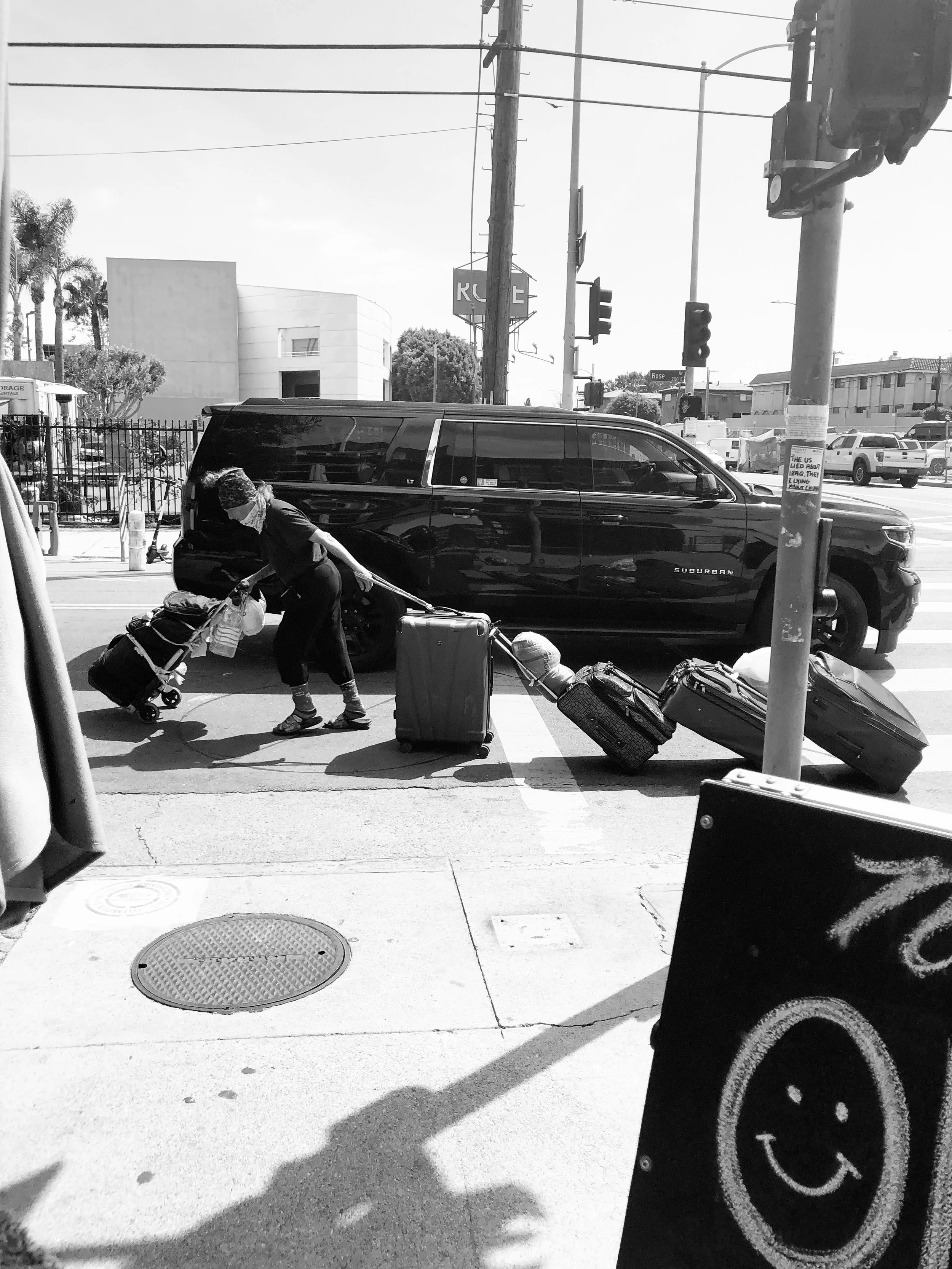 Bl n Wht Venice Suitcase Man.jpg