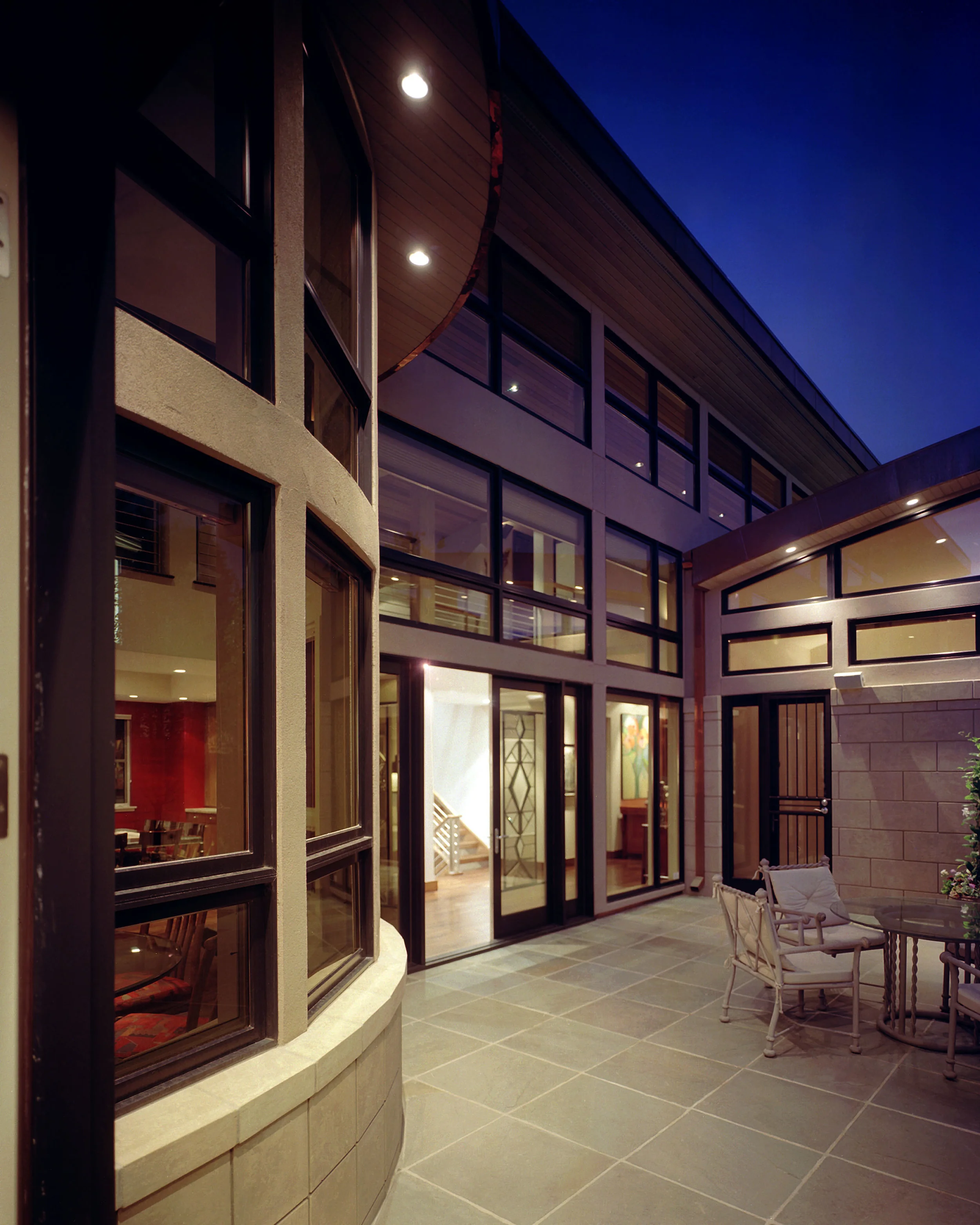 Yale_01_courtyard north_LO.jpg