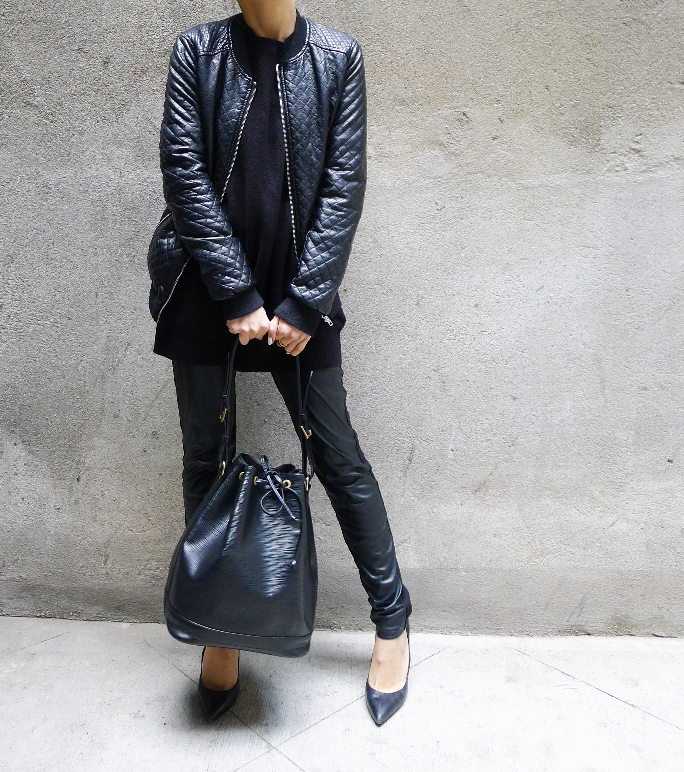 street style louis vuitton petit noe outfit