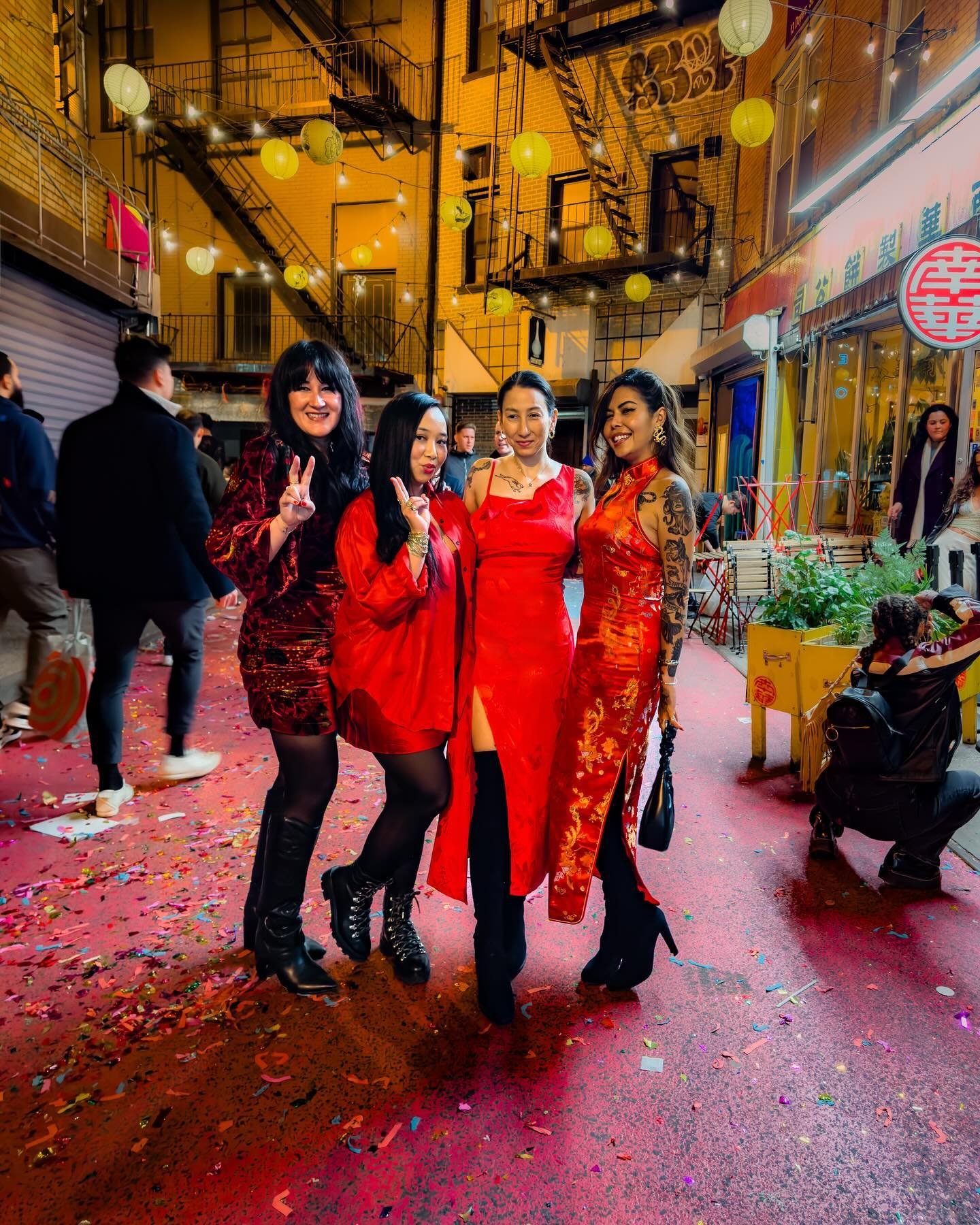 恭喜发财， 红包拿来 🧧🥟🐉✨🇨🇳🀄️🐲🏮🍊🎇🧨 
#cny #龙年 #chinesenewyear 
&bull;
&bull;
&bull;
#aileenXnyc