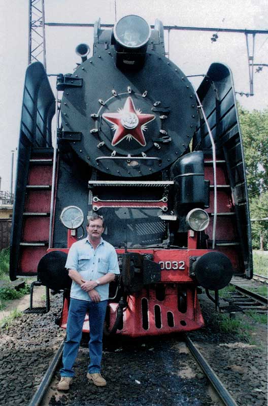 Girdlestone stands in front of P36.0032 after installation of the dual Lempor. Photo: Collection of P. Girdlestone