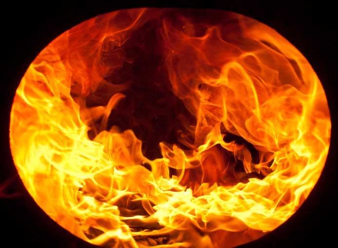 Image from June showing combustion with thinner, small-pellet fire.