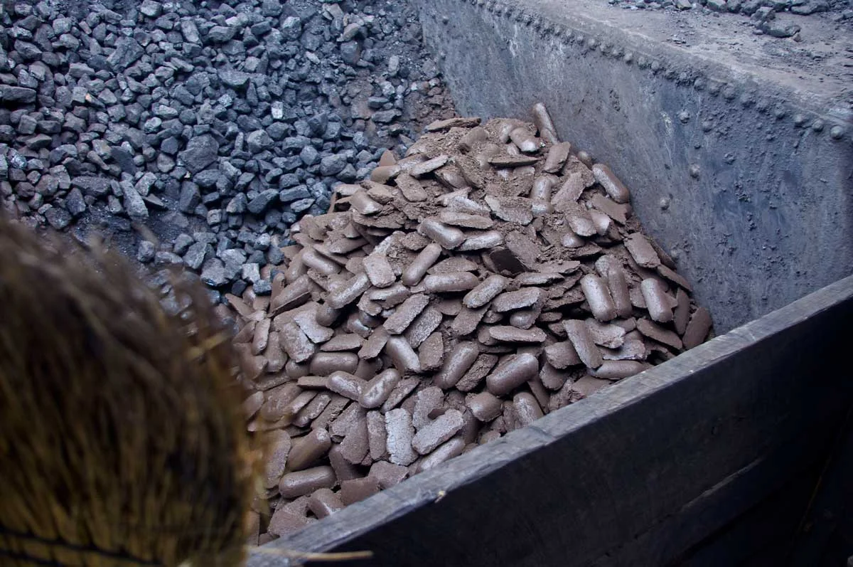 Coal and “biocoal” loaded in the tender of EVRR No. 11.