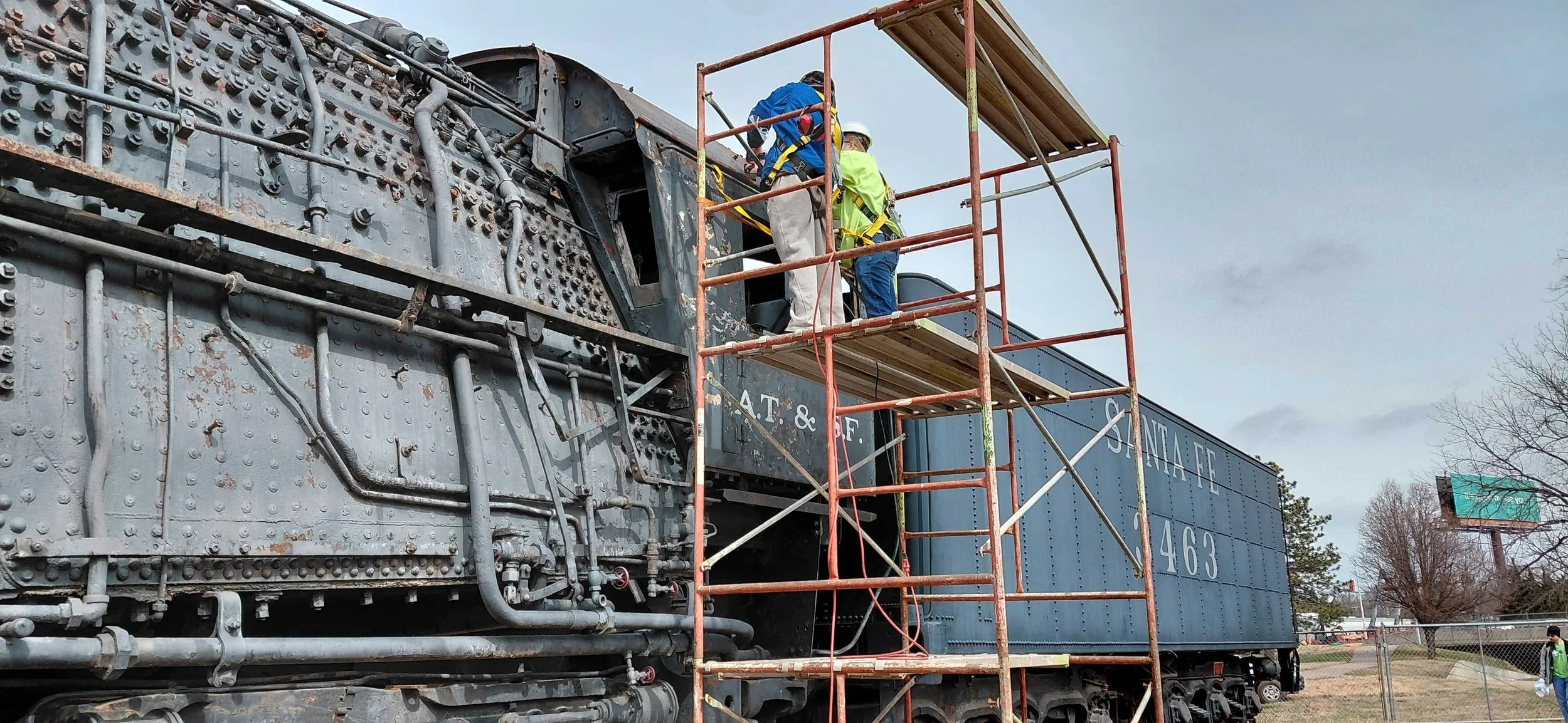 Volunteers Return to Work on ATSF 3463