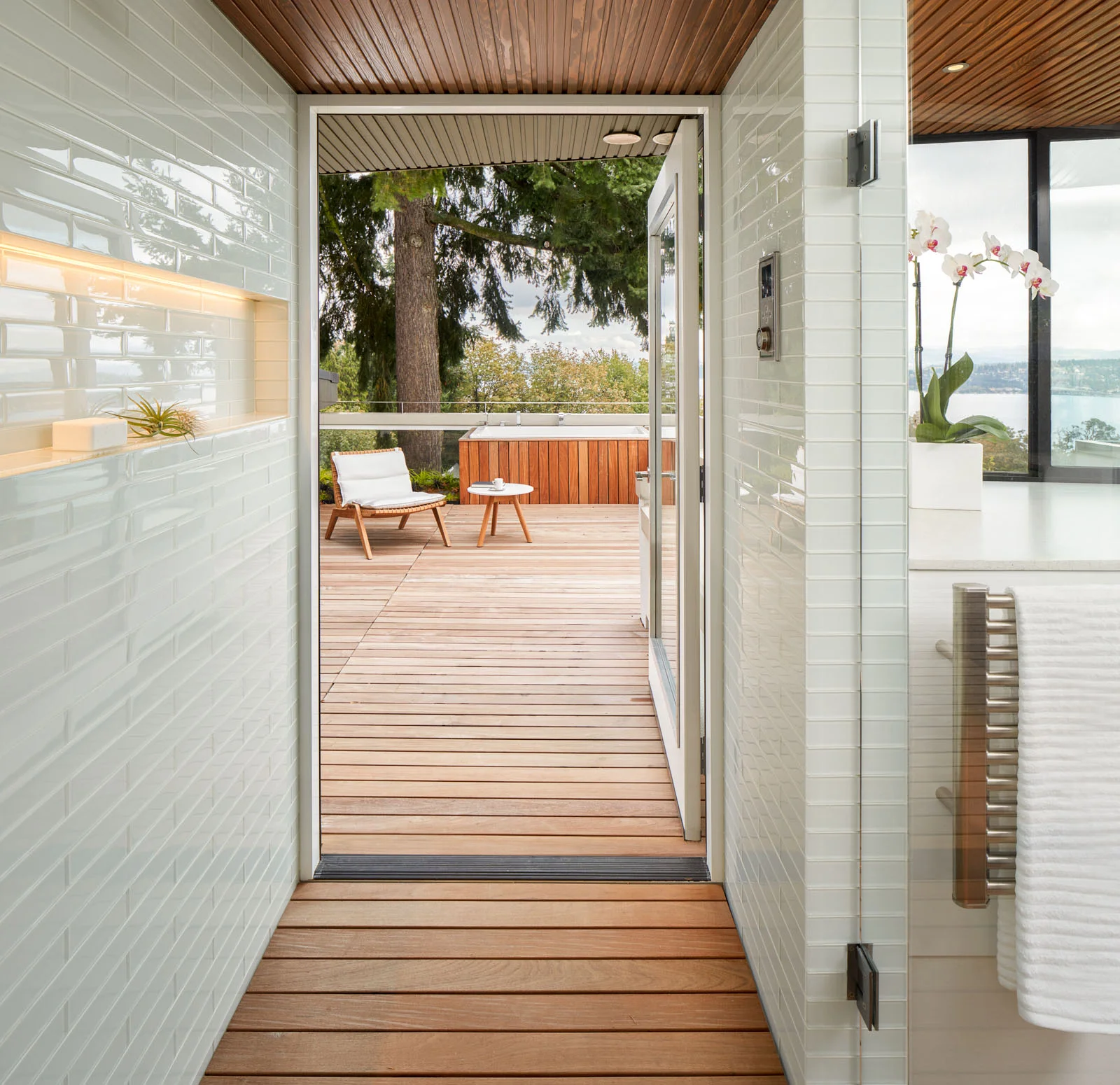 Madrona House bathroom