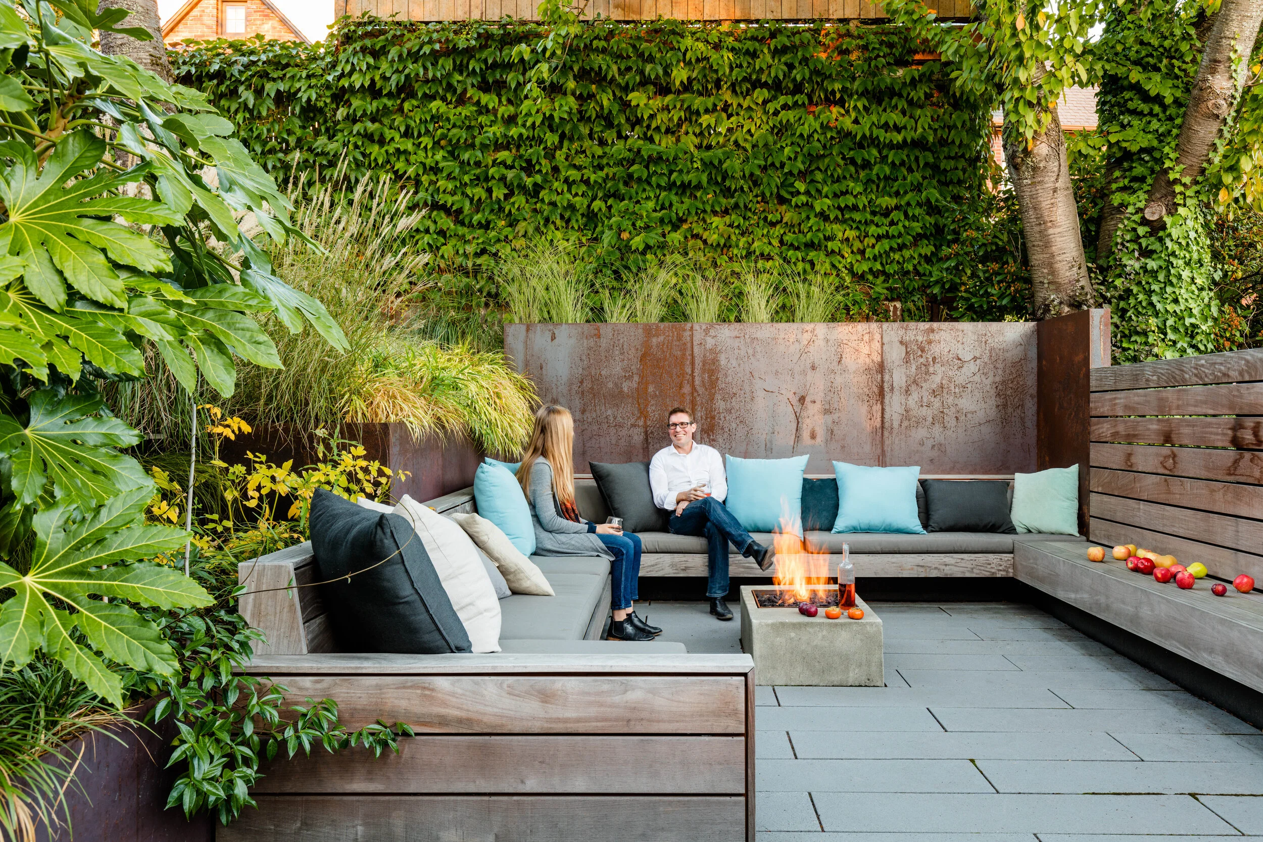 HILLSIDE GARDEN - Seattle, WA Situated on a steep hillside on a lot with over 40 feet of grade change, Laurelhurst Hillside Garden weaves together a series of vibrant new gardens and outdoor living spaces for a active young couple’s home. Design Team: Jody Estes, Matt Wittman. Contractor: Terrain Build. Photography : Miranda Estes Recognition : Contemporist. 10/2019. “A Sunken Courtyard In A Sun Soaked Backyard.”