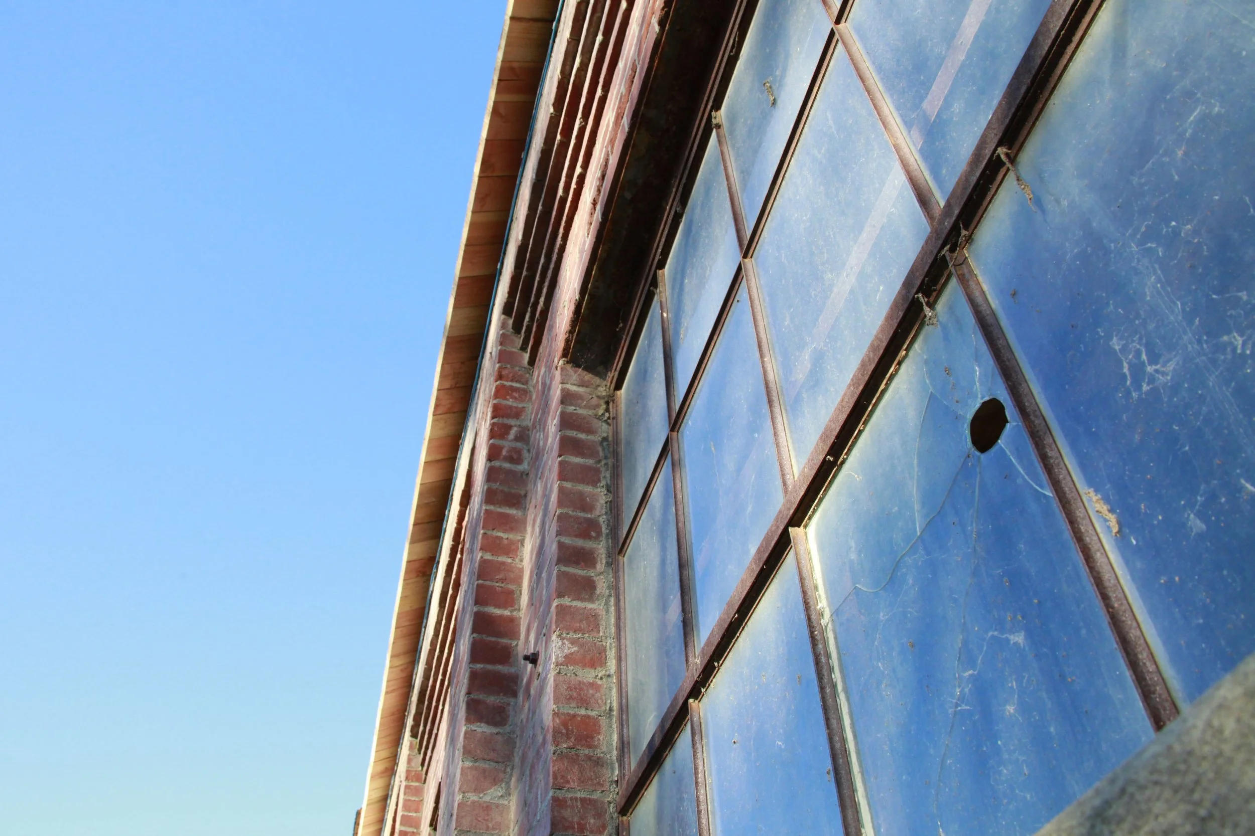 window-2425490.jpg