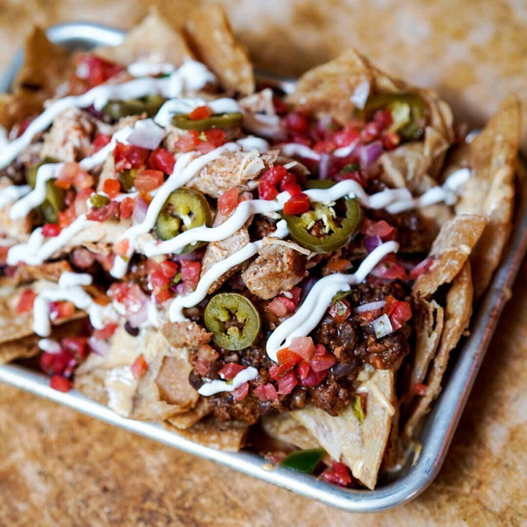 We are here serving up your favorites in glory and defeat!  Nachos Libre recommended for all. 🤤
⠀
Come for the 𝗧𝗥𝗜𝗩𝗜𝗔 and stay for the good times and great food! 🍺
⠀
⠀
⠀
#triviatuesday #hamptonandhudson #inmanpark #atltrivianight #atltrivia #